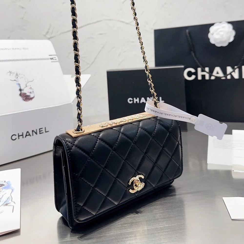 Chanel Trendy CC WOC-Relief