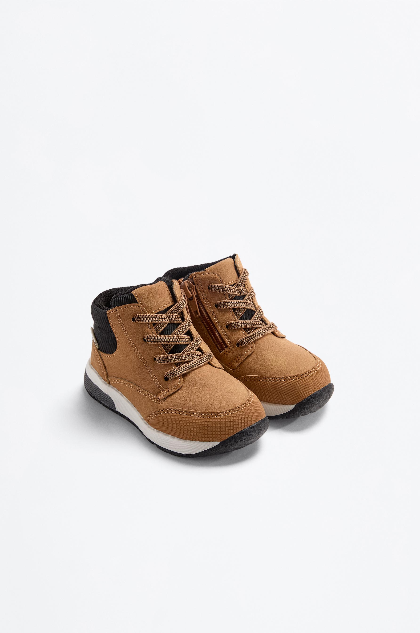 Bota deportiva