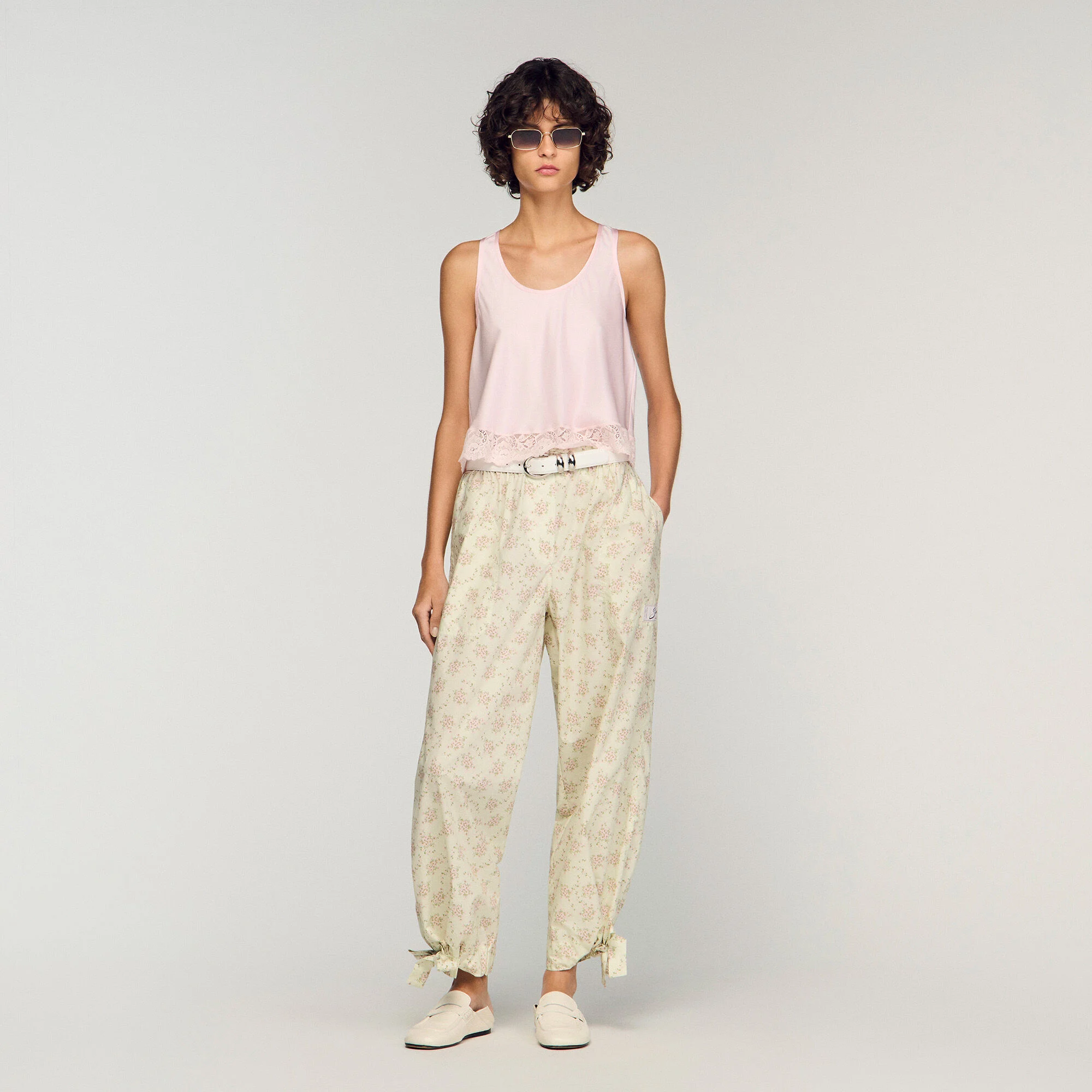 Pantalon large à imprimé fleurs