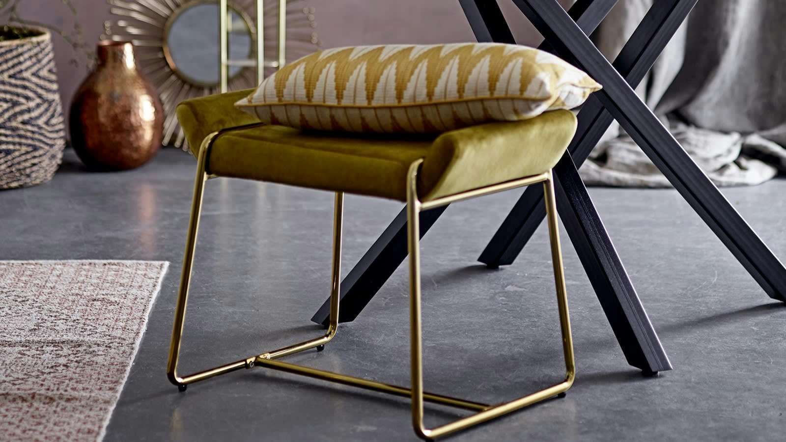 MEGAN - Tabouret Yell métal et velours