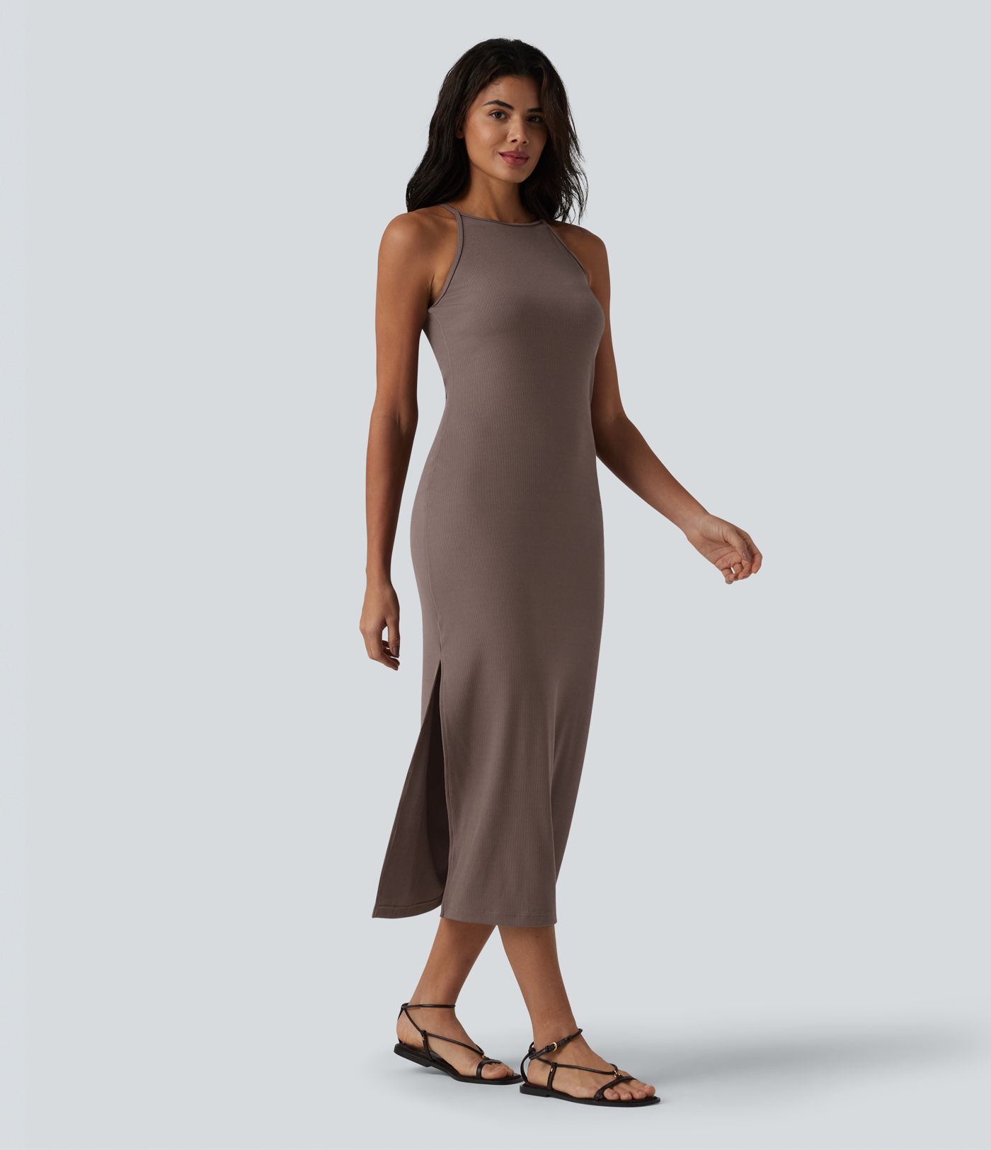 Robe midi à bretelles col rond en maille côtelée