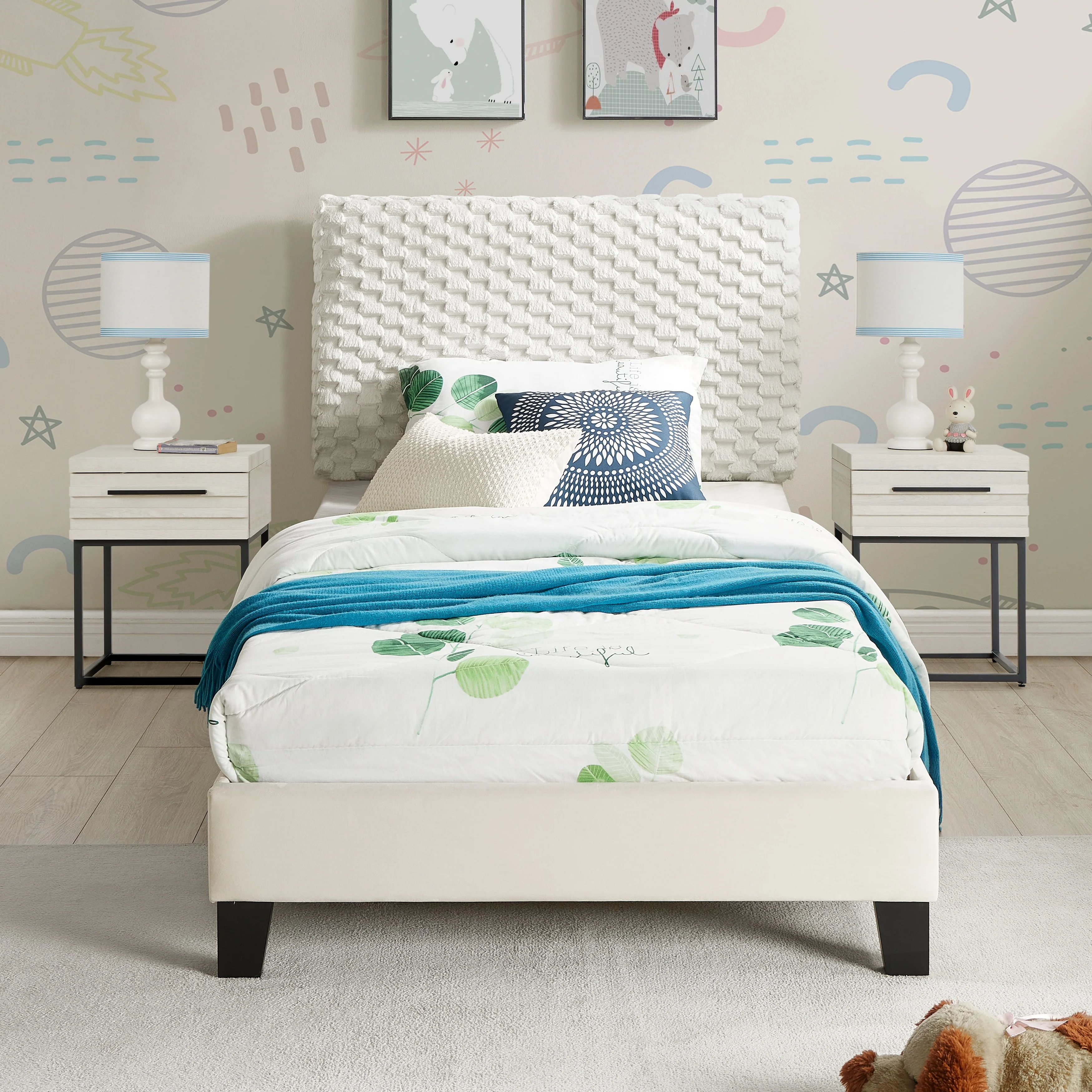 Roundhill Furniture Findlay 3-Piece Bedroom Set in White Dove