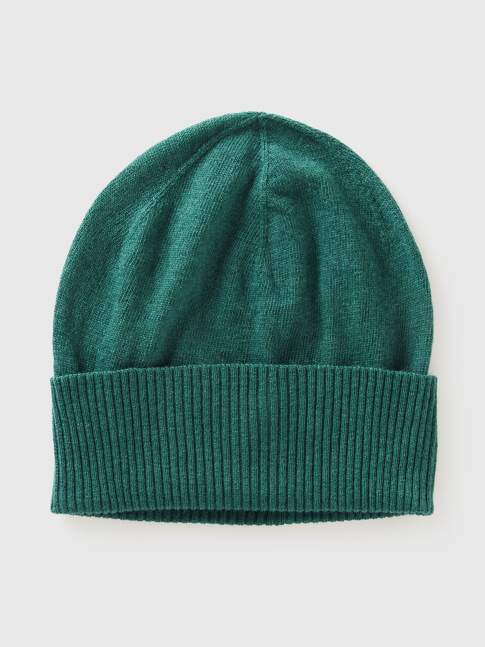 Green hat in pure Merino wool