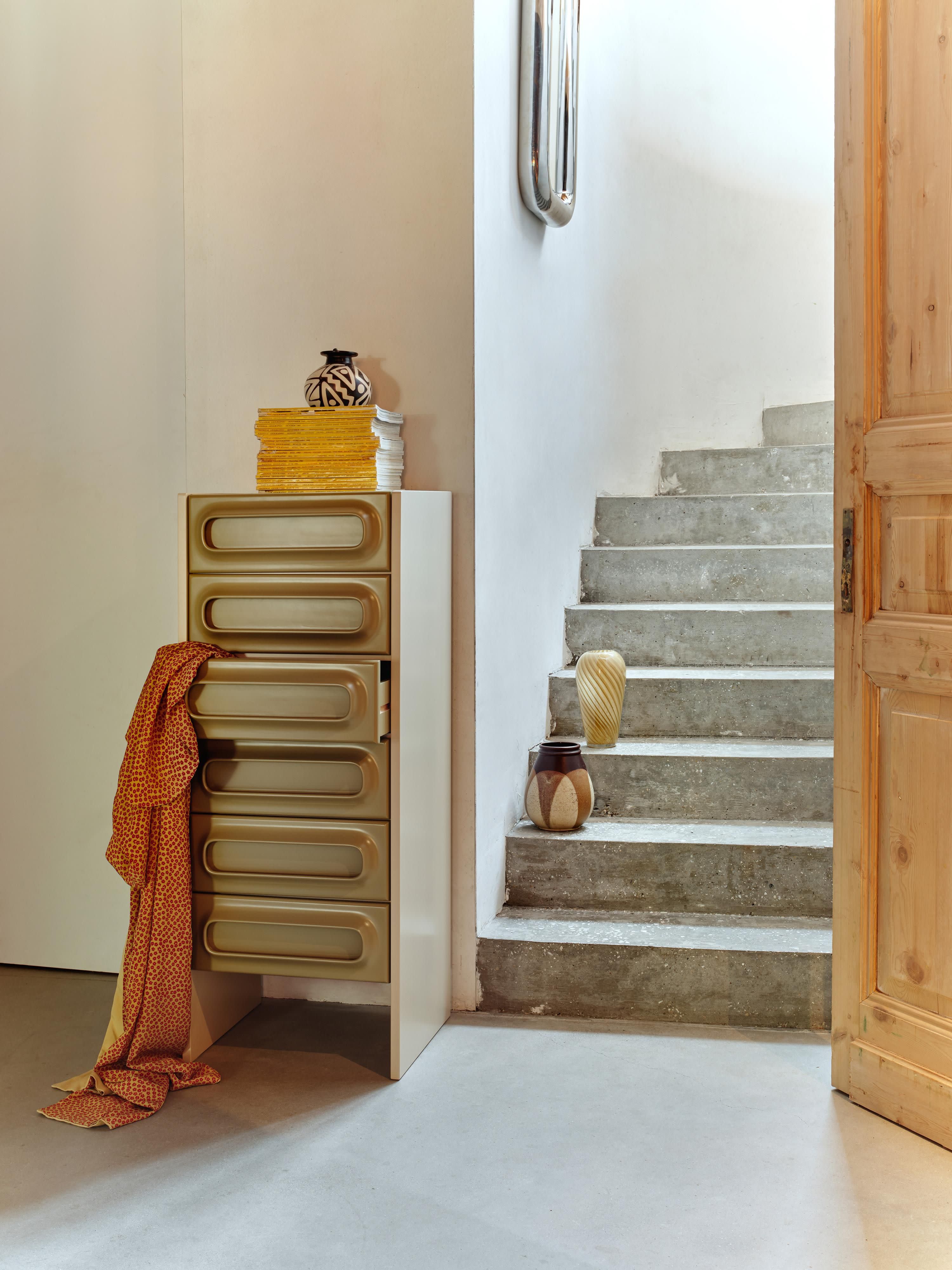 Highboard Space