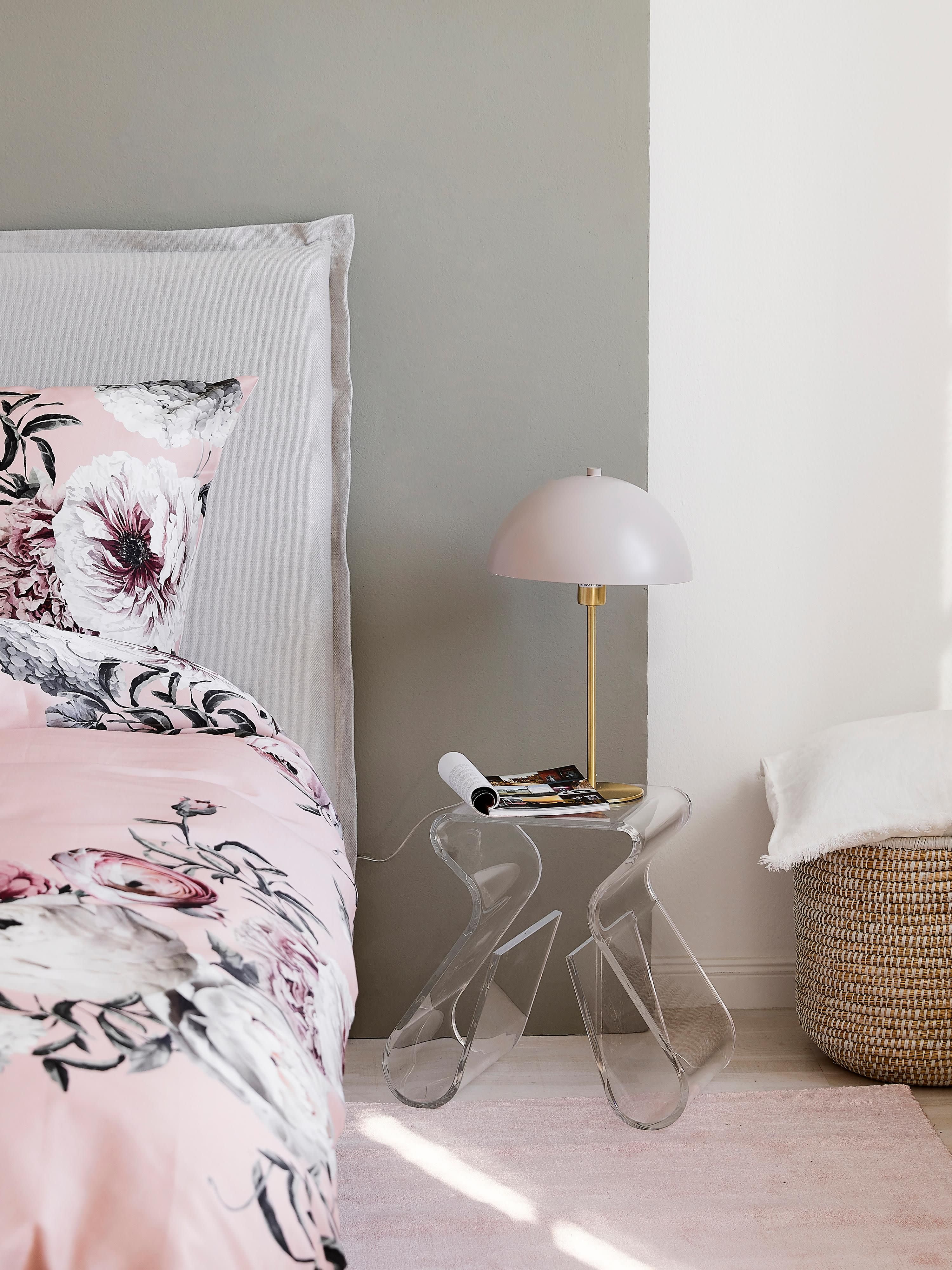 Hocker Loop mit Zeitschriftenhalter