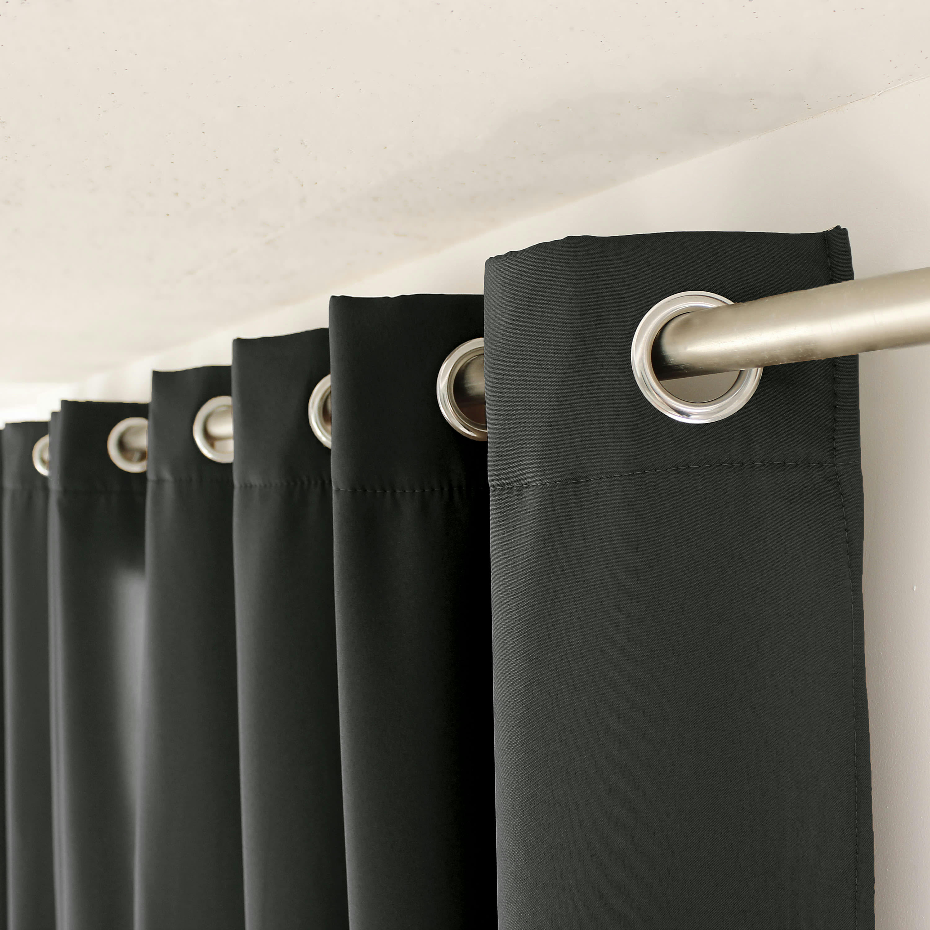 - Rideau thermique et occultant gris anthracite  140x240cm