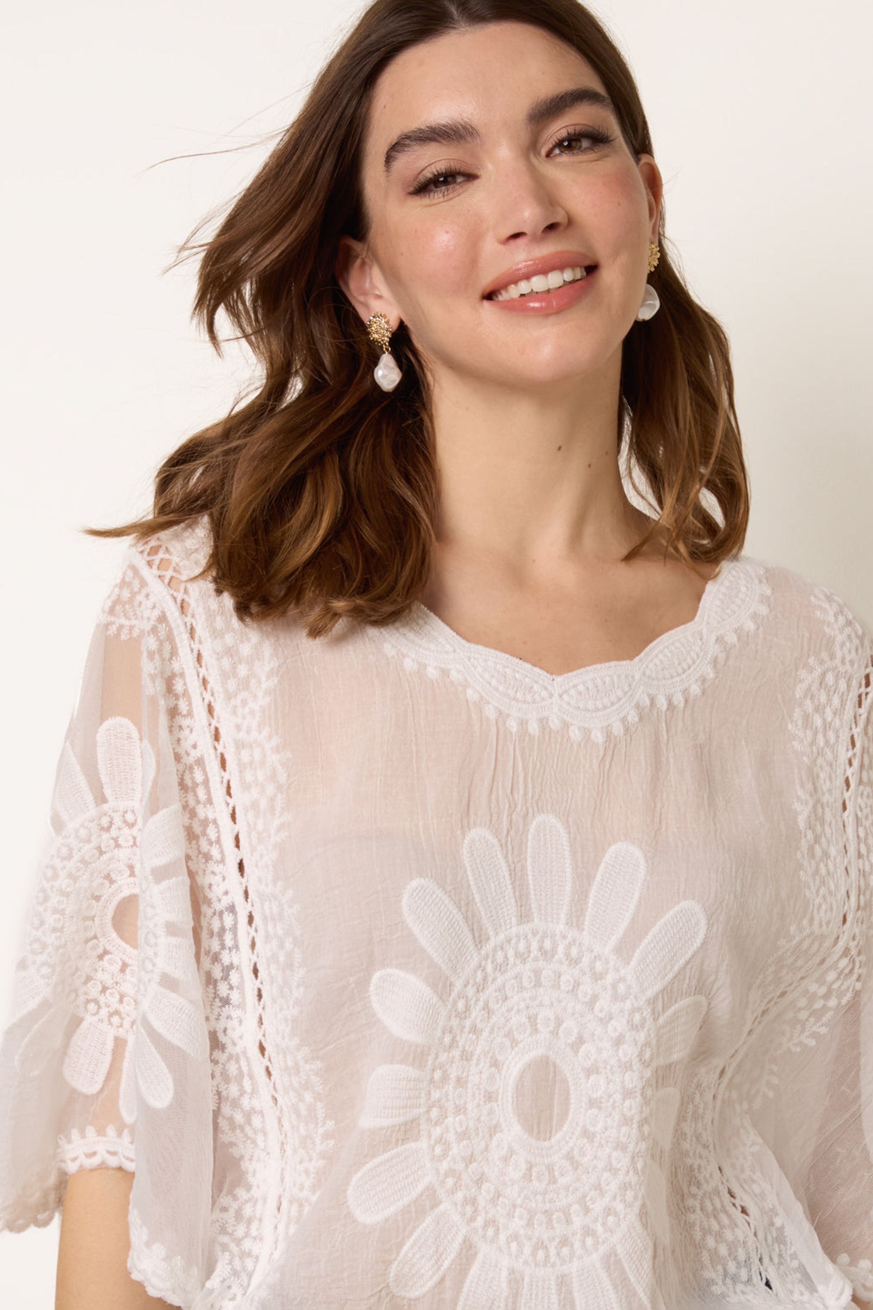 Blue Vanilla Ivory Sun Flower Lace Sleeve Blouse