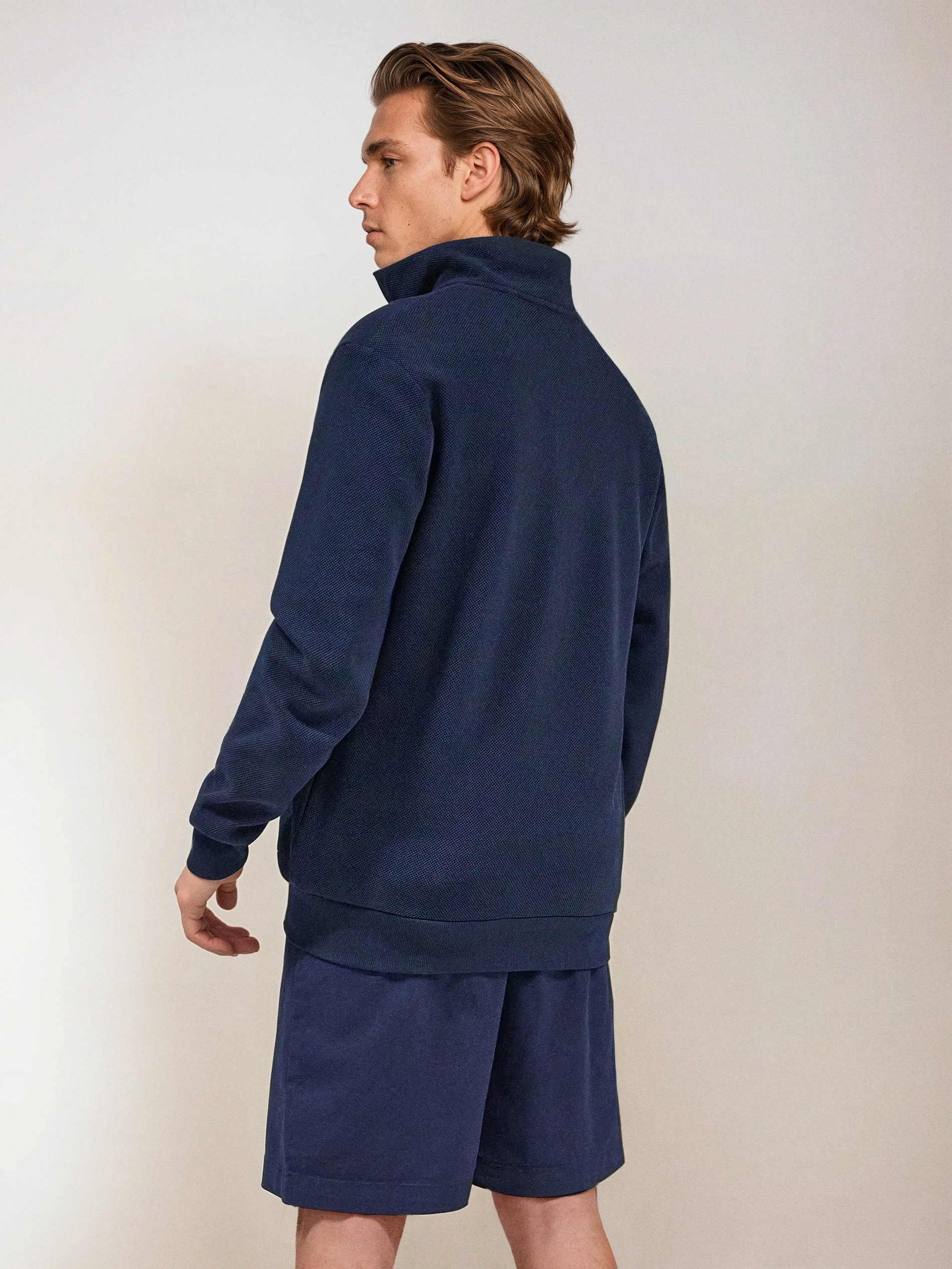 Rozpinana bluza ze stójką
