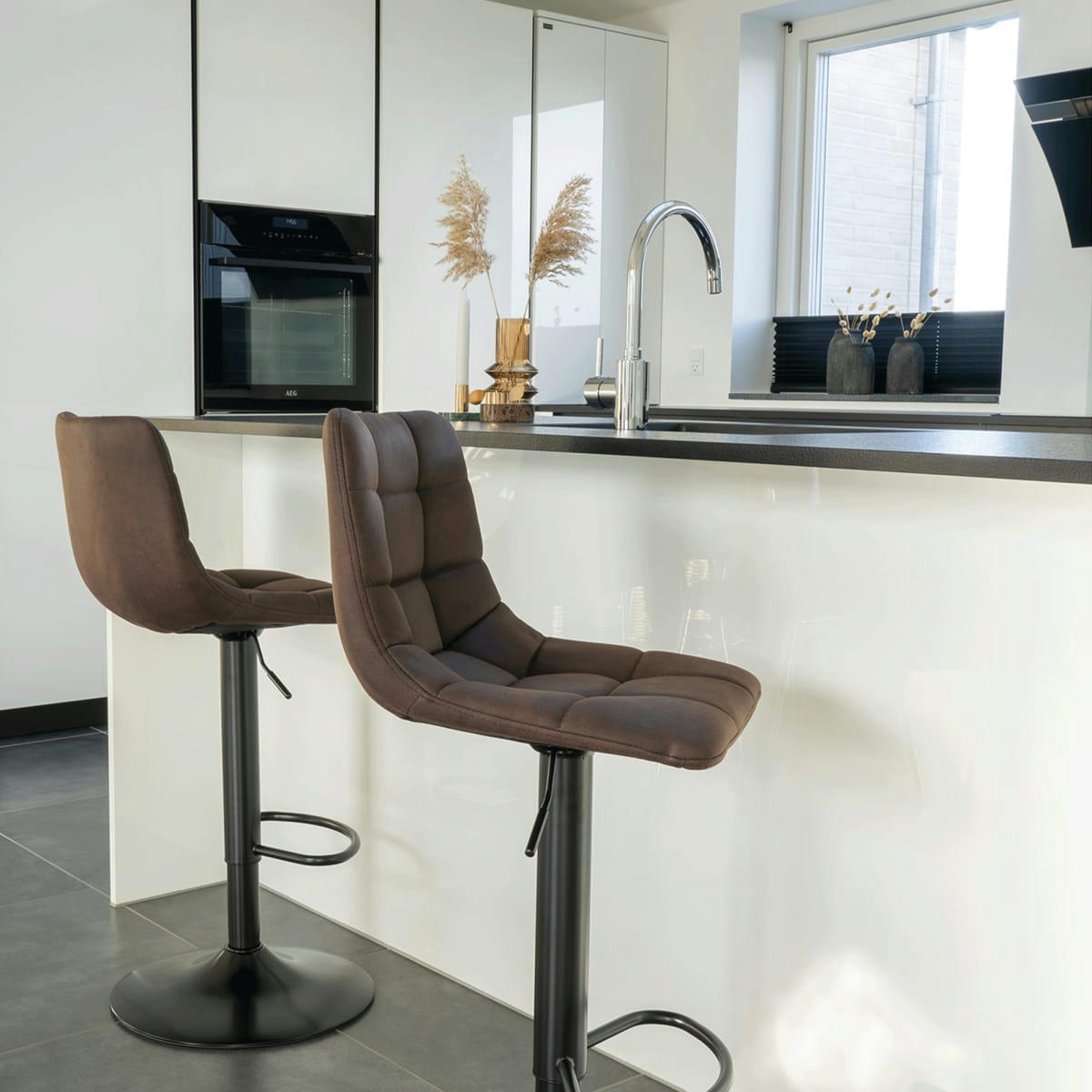 WESTERN - Tabouret de bar en tissu avec pieds noirs marron