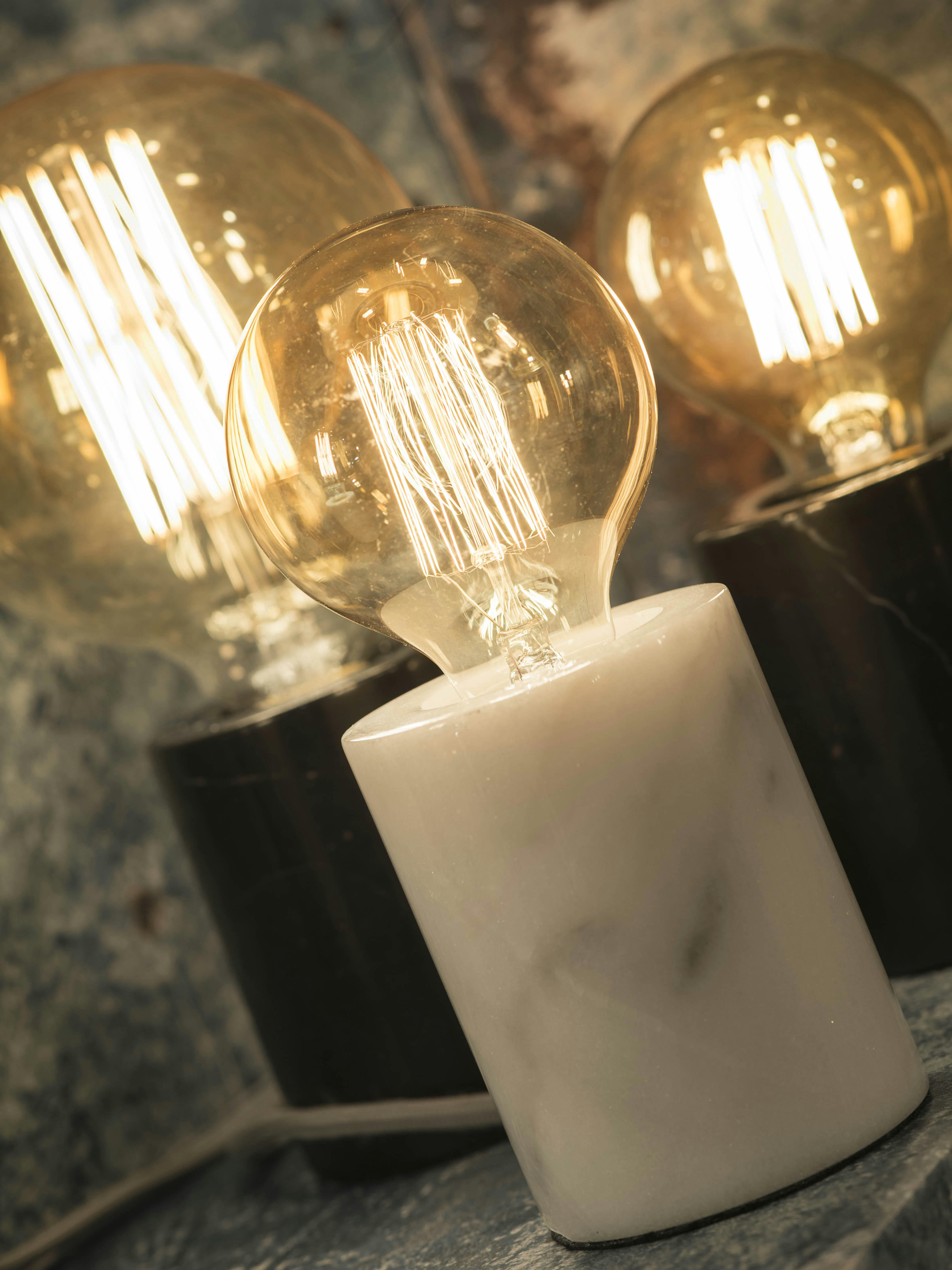 ATHENS - Lampe de table en marbre blanc H10cm