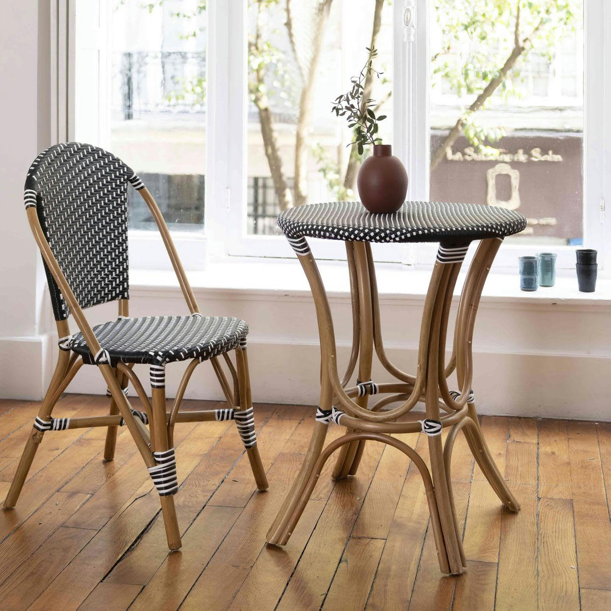 - Set de 2 chaises bistro en rotin tressé