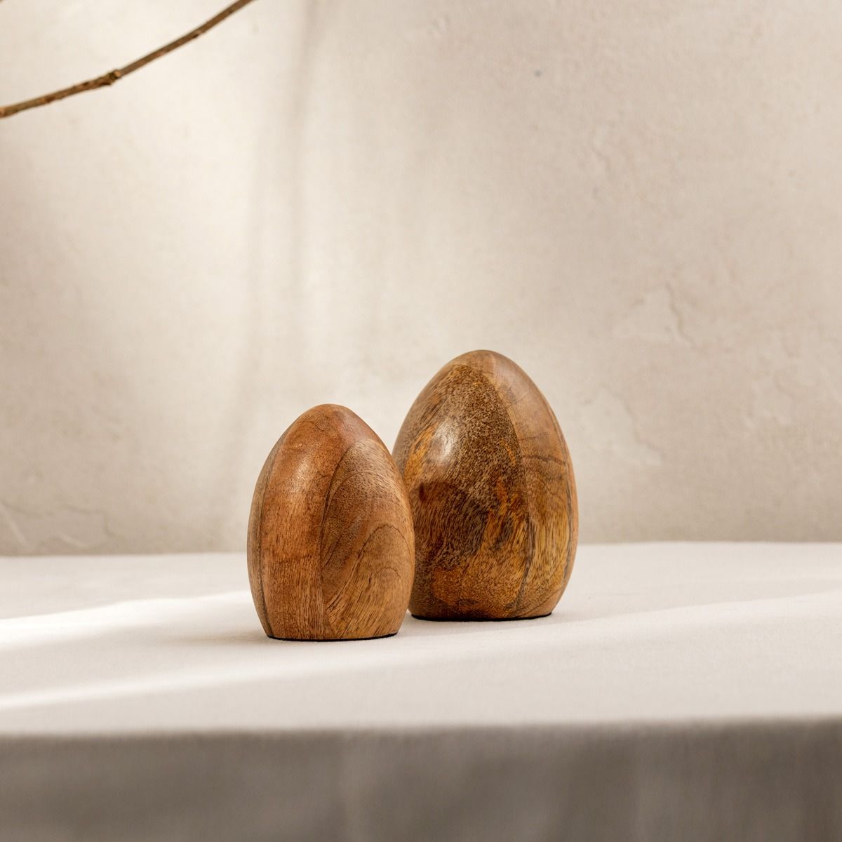 Figurka TOBY jajko małe z drewna mango 7,5x10,5 cm