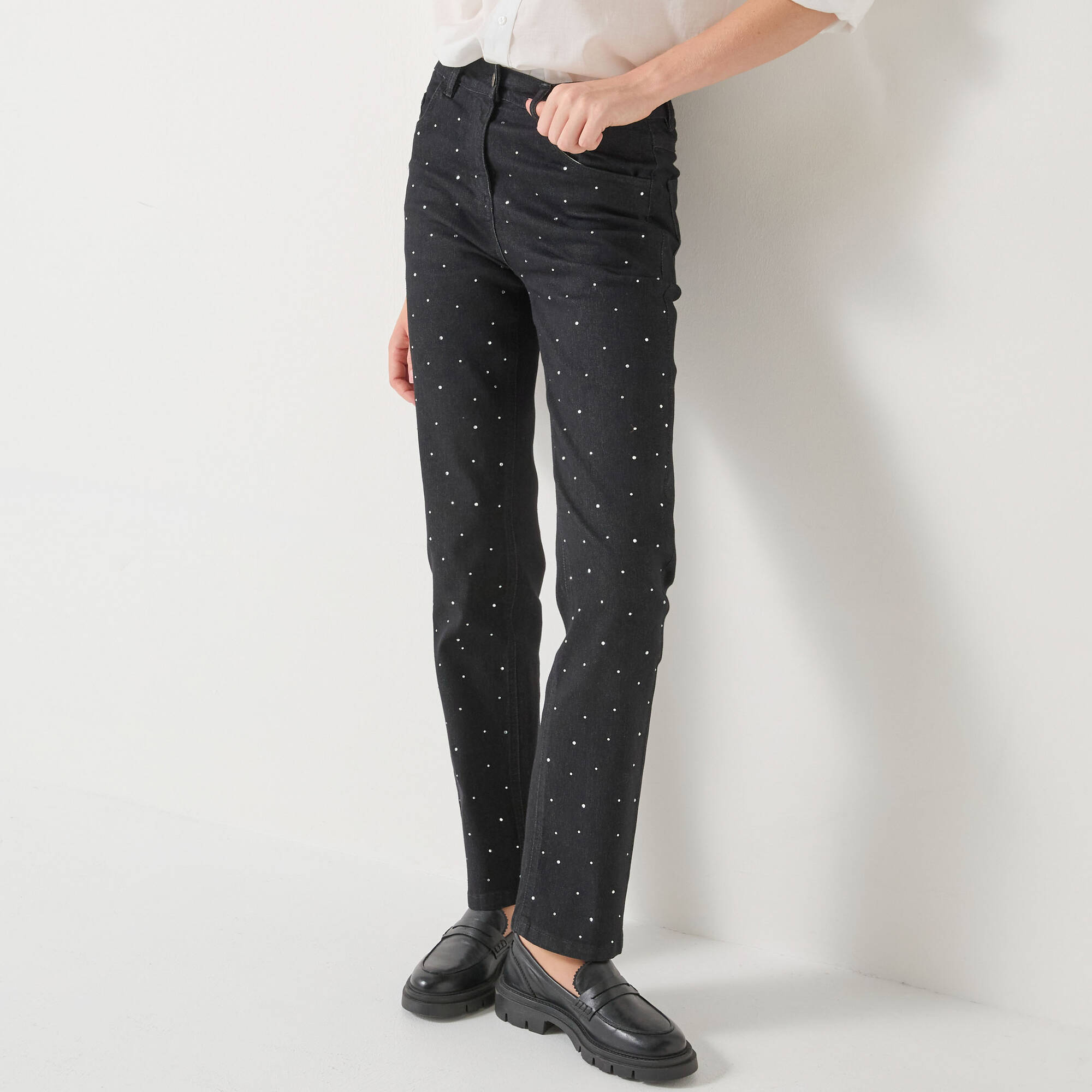 Jean noir coupe droite taille haute avec strass