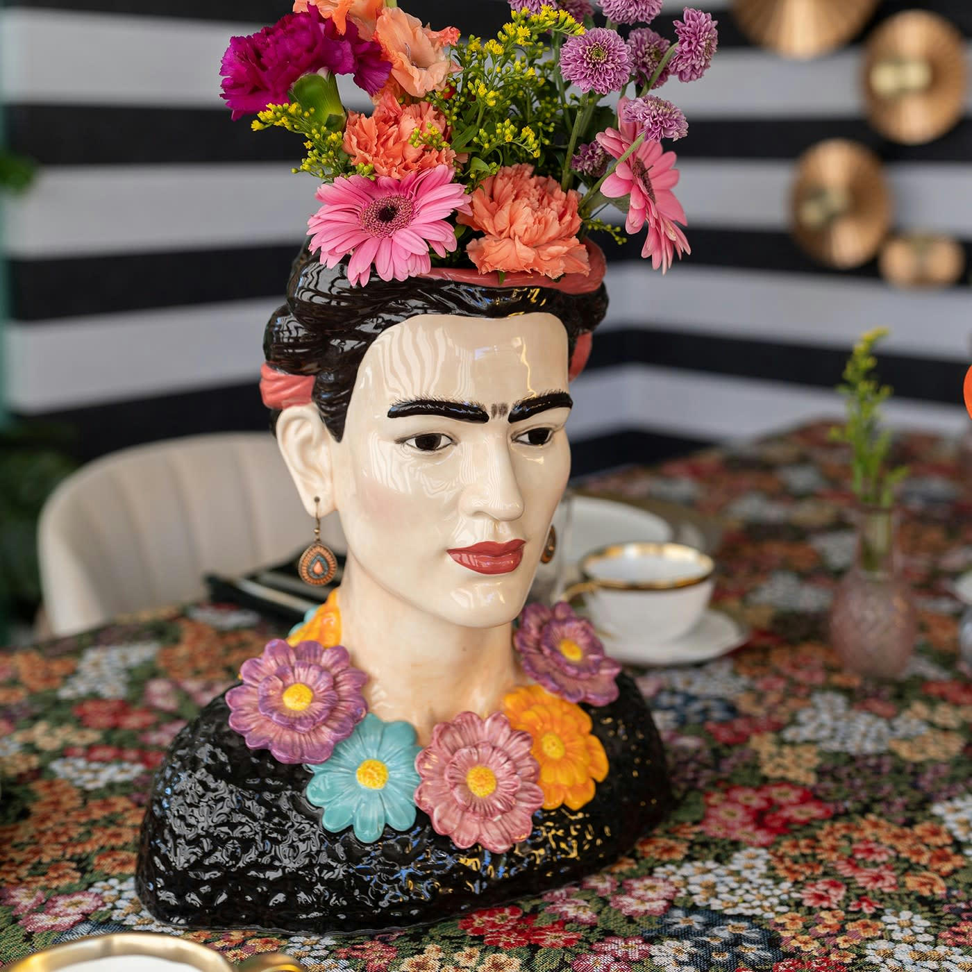 MUSE FLOWERS - Vase muse mexicaine en dolomite H33