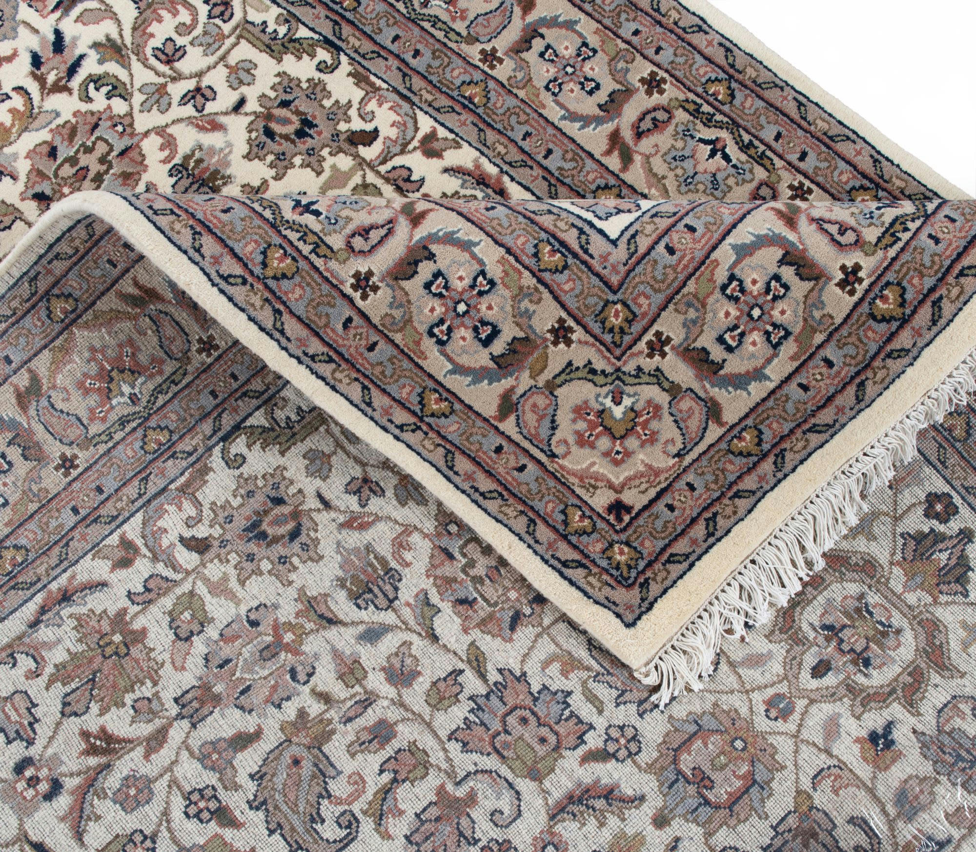 BENARES - Tapis d'orient classique noué main en laine Crème 090x160 cm