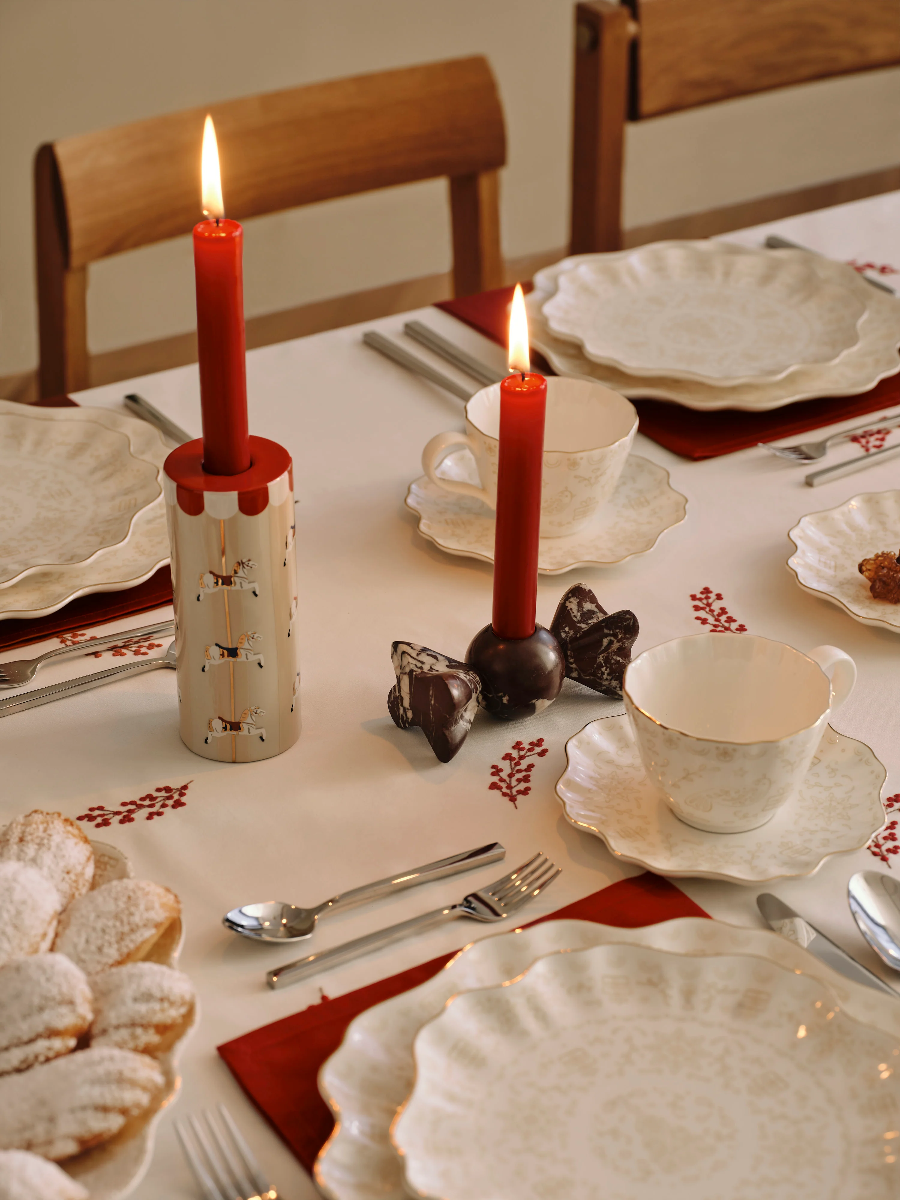 Kerzenhalter Lexy aus Rosso-Levanto-Marmor, 2er-Set