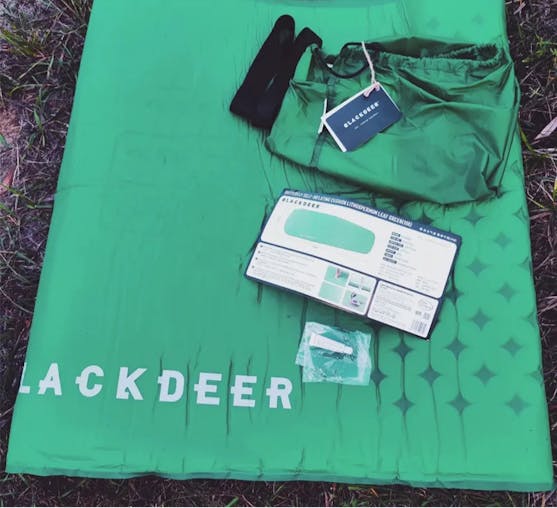 NNEOBA Ultralight Self-Inflating Sleeping Pad R-Value 3.2 Foam Mattress Army Green