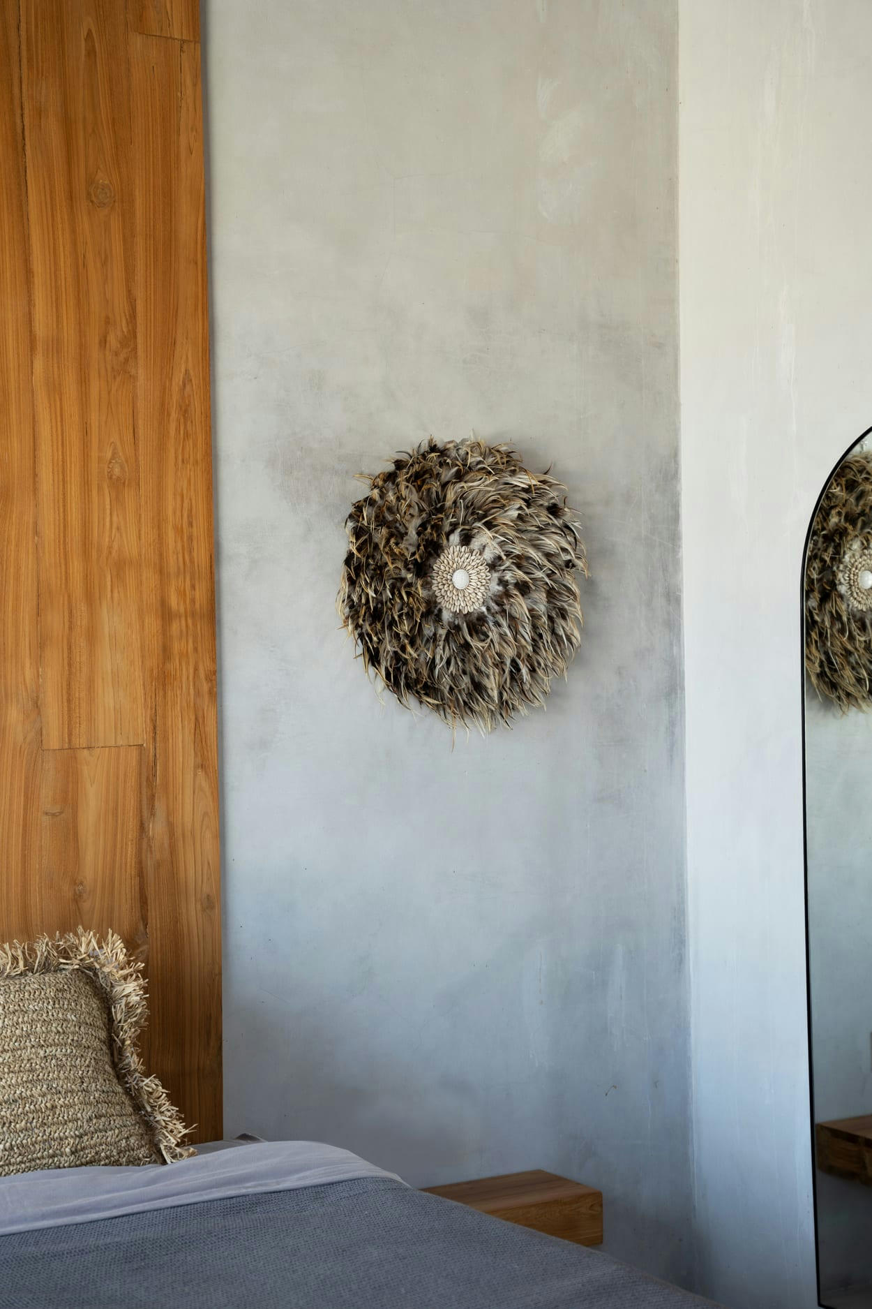 COASTAL JUJU - Décoration murale en plumes gris brun 40x40