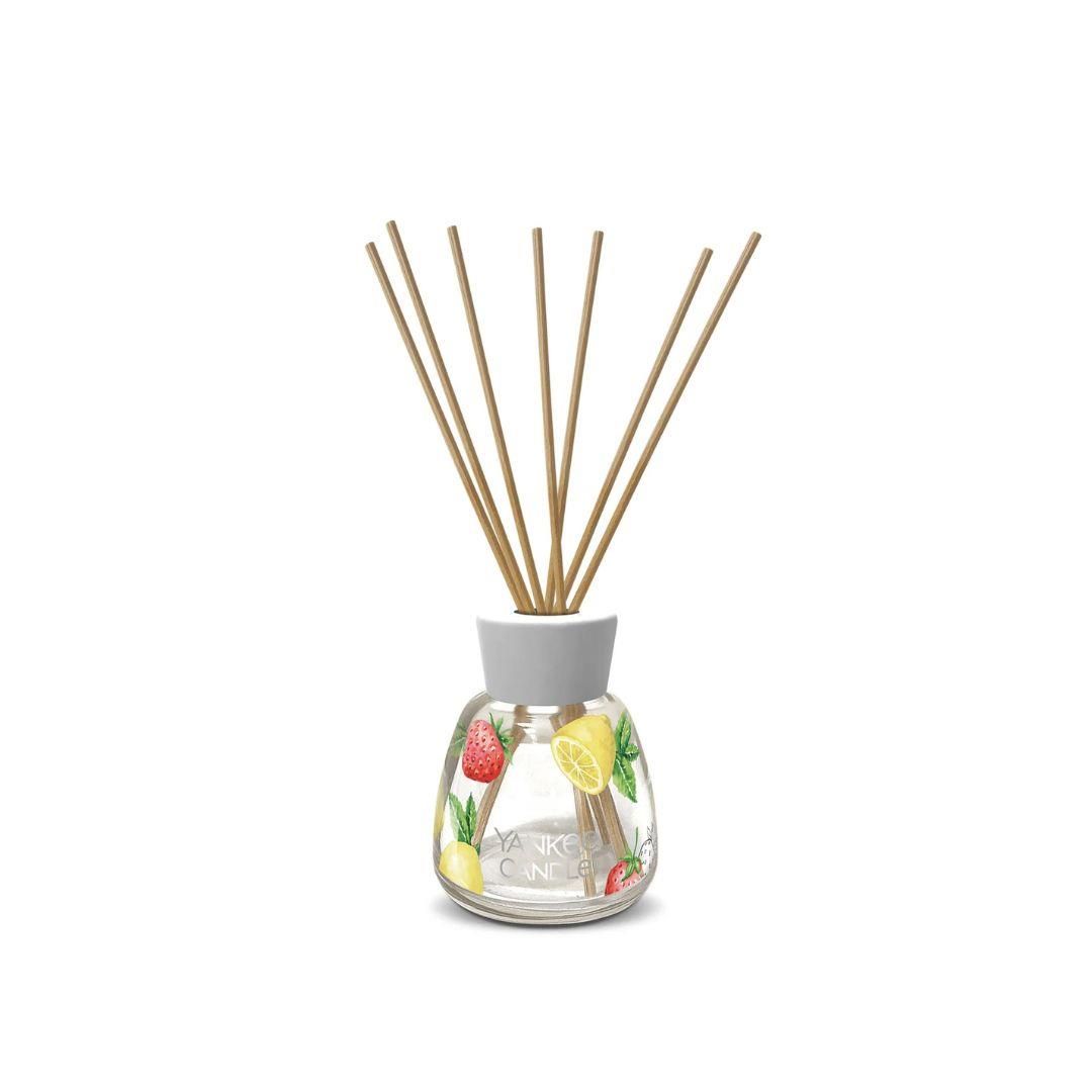 YANKEE CANDLE Yankee Candle Signature Iced Berry Lemonade Reed Diffuser 100ml
