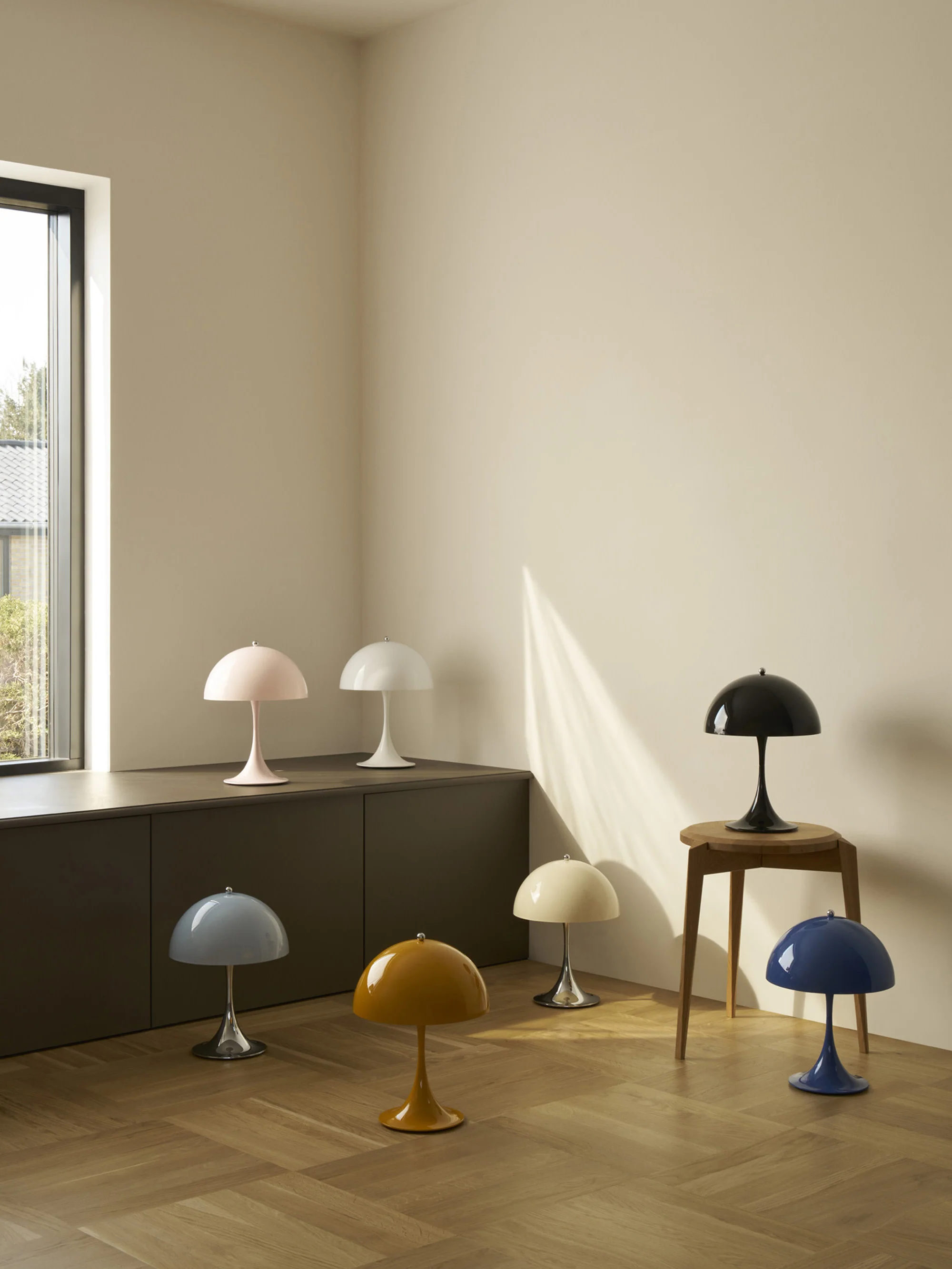 Mobile dimmbare LED-Tischlampe Panthella 250, Design Verner Panton