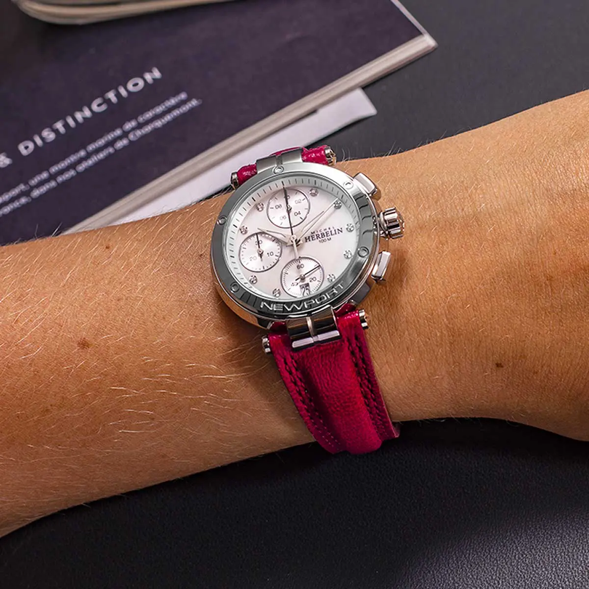 NEWPORT – CHRONO LADY – ACIER, DIAMANTS & CUIR