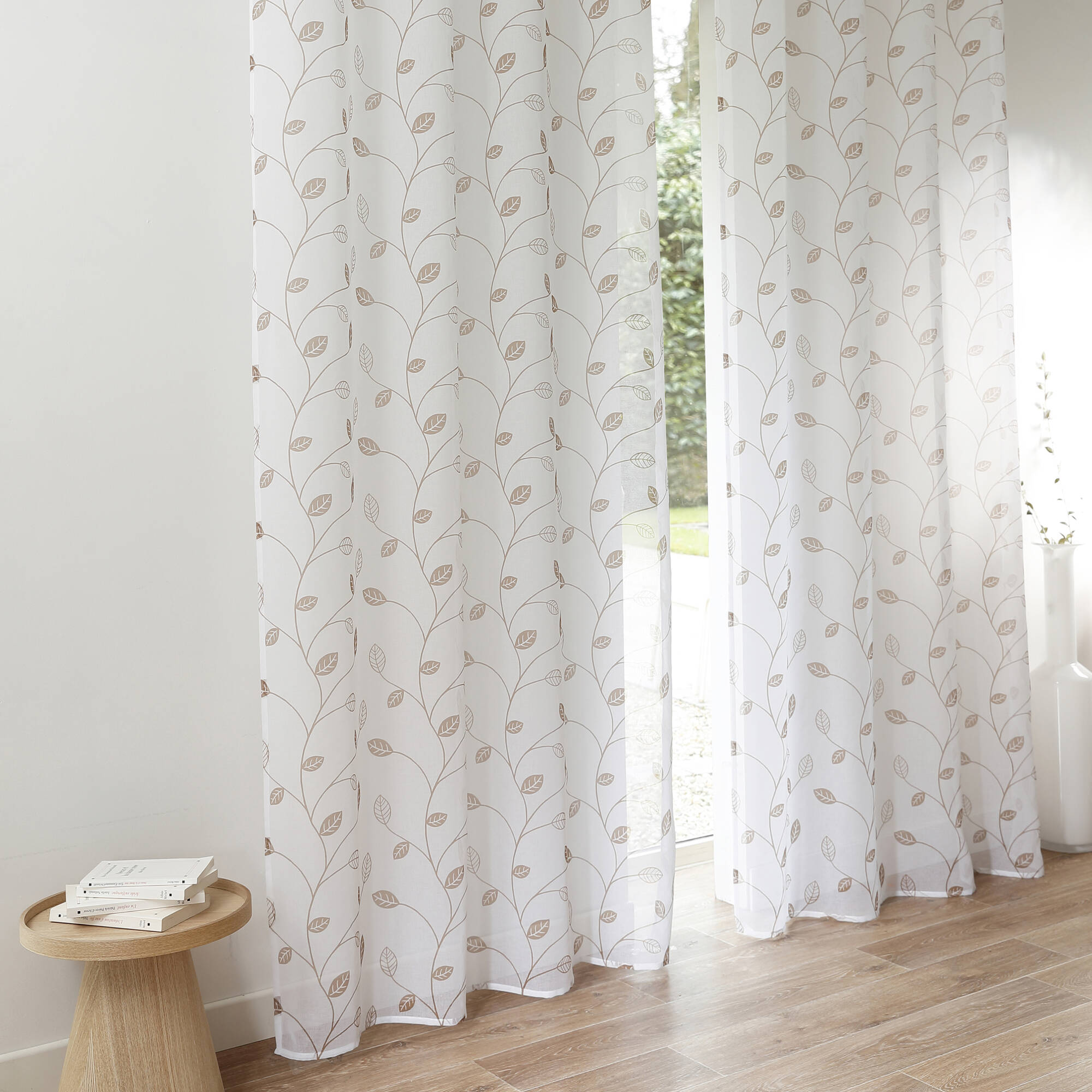 Panneau voilage motif petites feuilles - finition oeillets