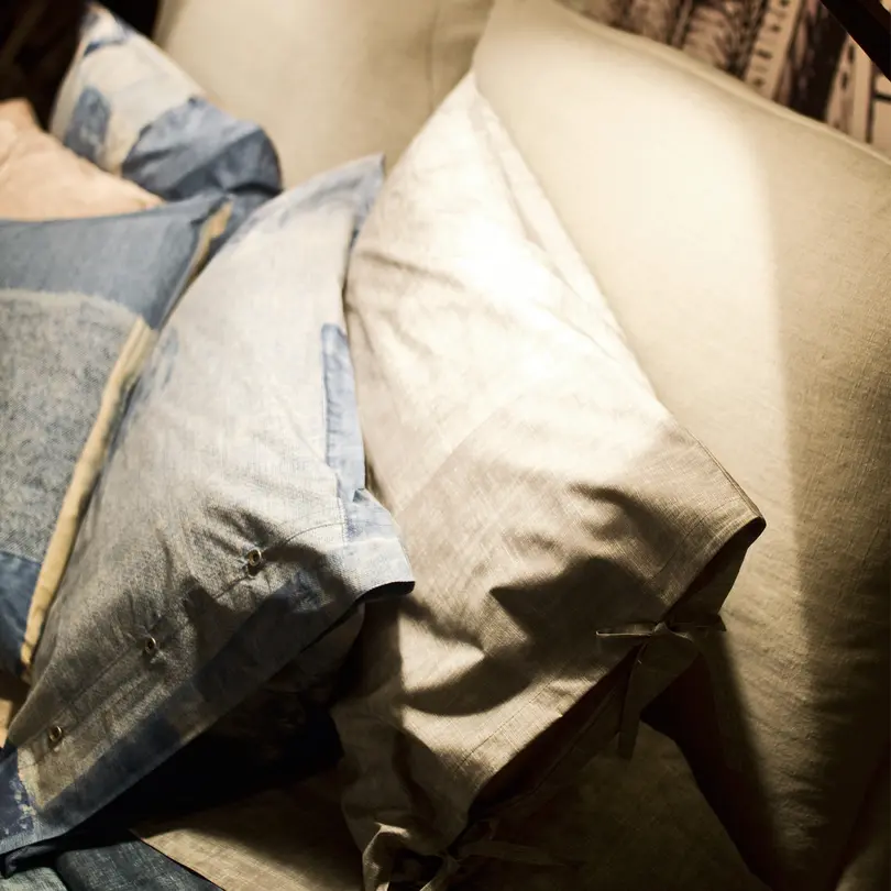 Bett Nebula Five