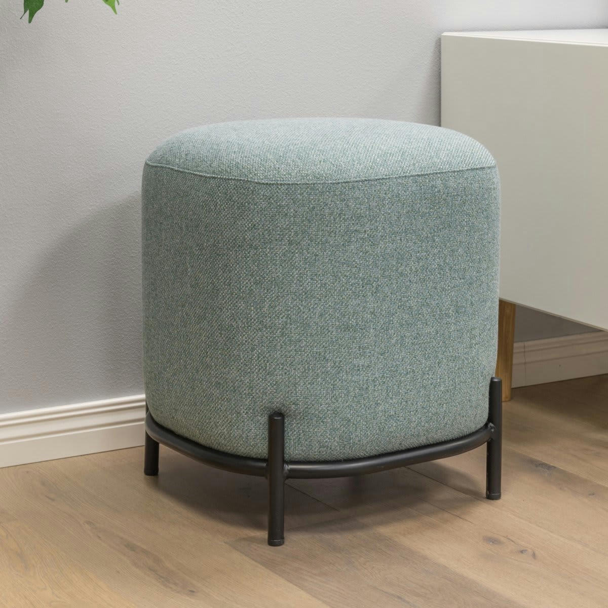 FOLIO - Pouf rond en tissu pieds métal bleu artic