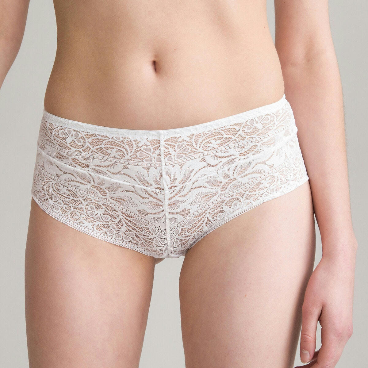 Shorty string en dentelle