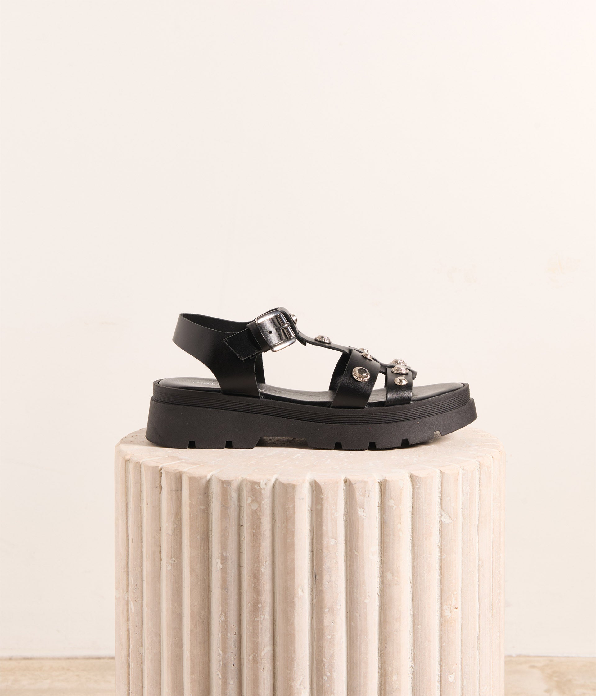 Sandales noires cloutées Precy