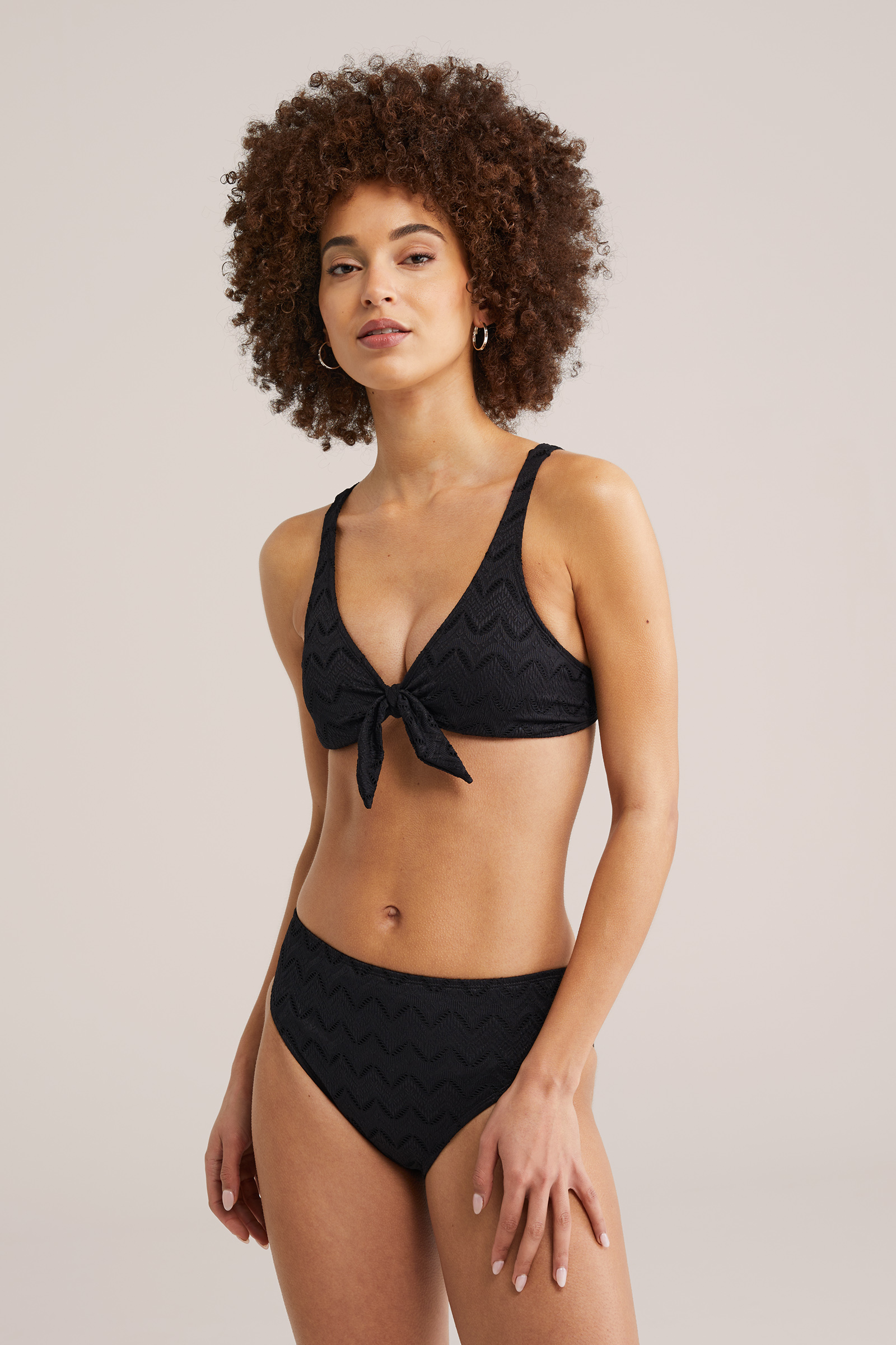 Dames bikinitop met embroideries