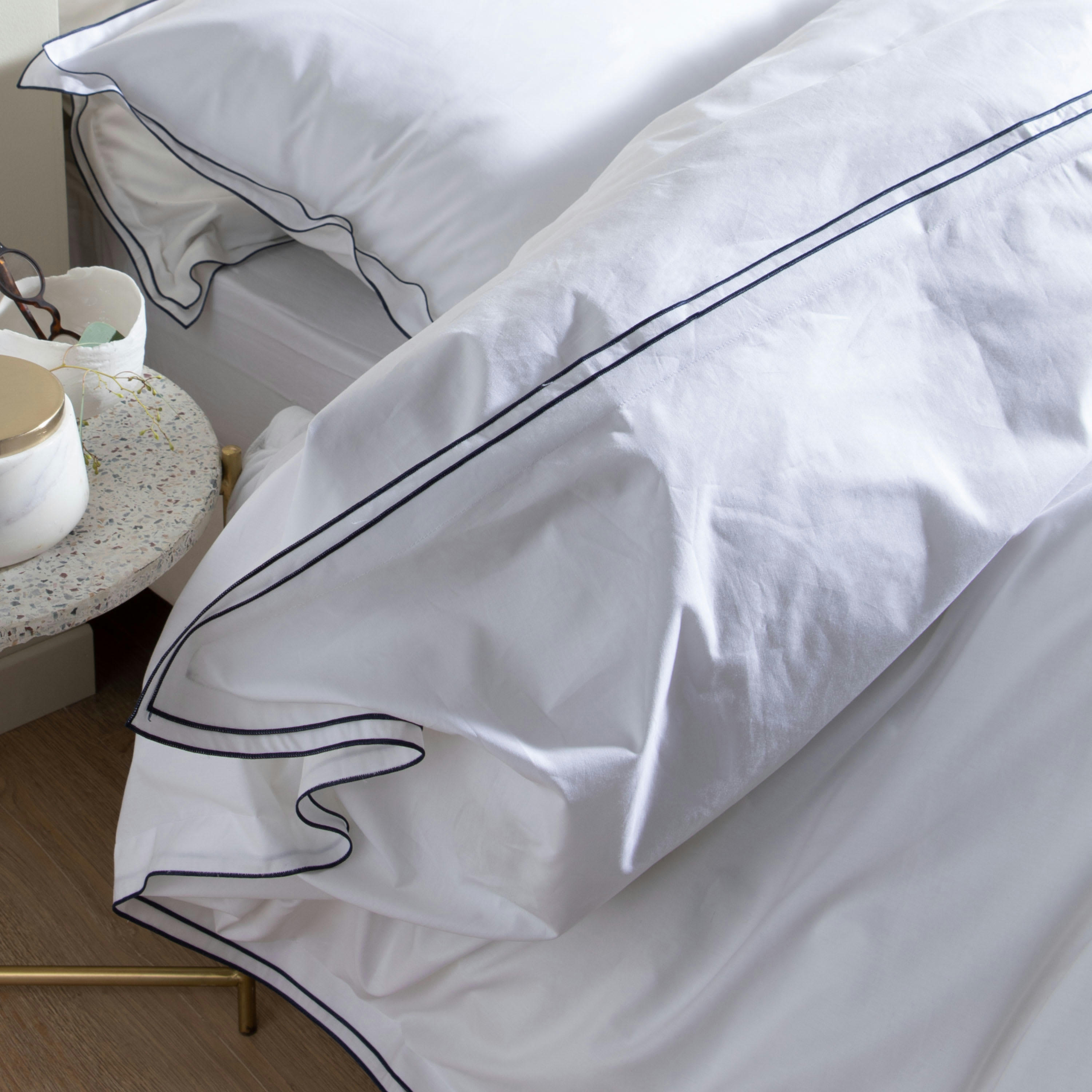 SIMPLICITÉ CHIC - Housse de couette percale coton  200x200cm Blanc/indigo