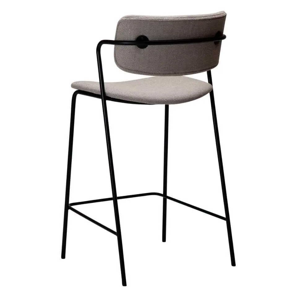 Hioshop Zed Dan-Form counterstoel met armleuningen boucl&eacute; lichtgrijs