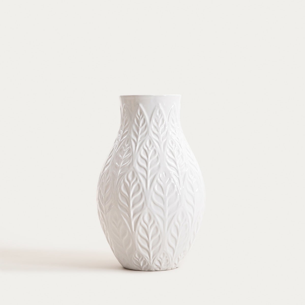 Wazon NATTO ceramiczny z tłoczeniami biały 15x24 cm