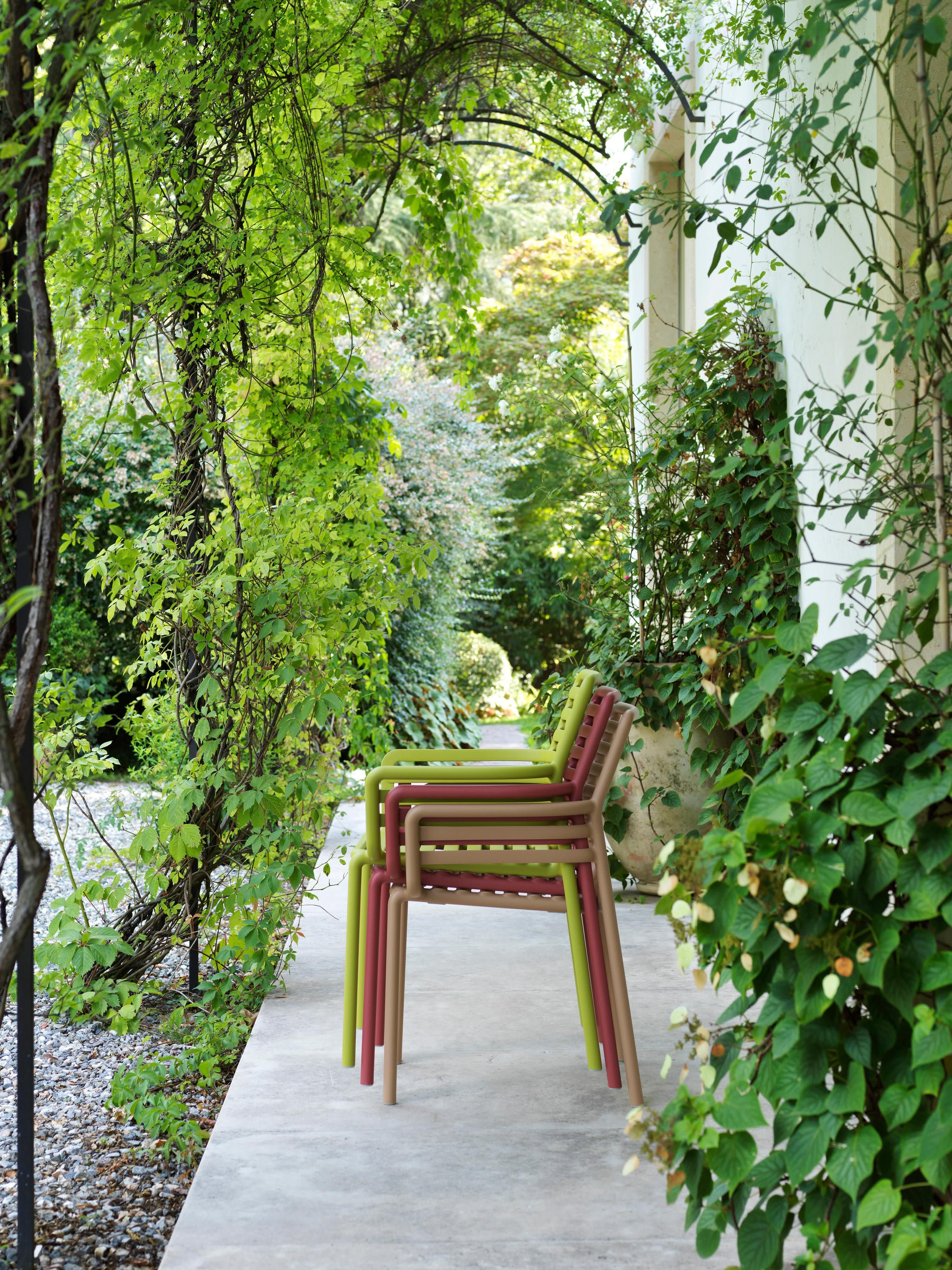 Stapelbarer Garten-Armlehnstuhl Doga