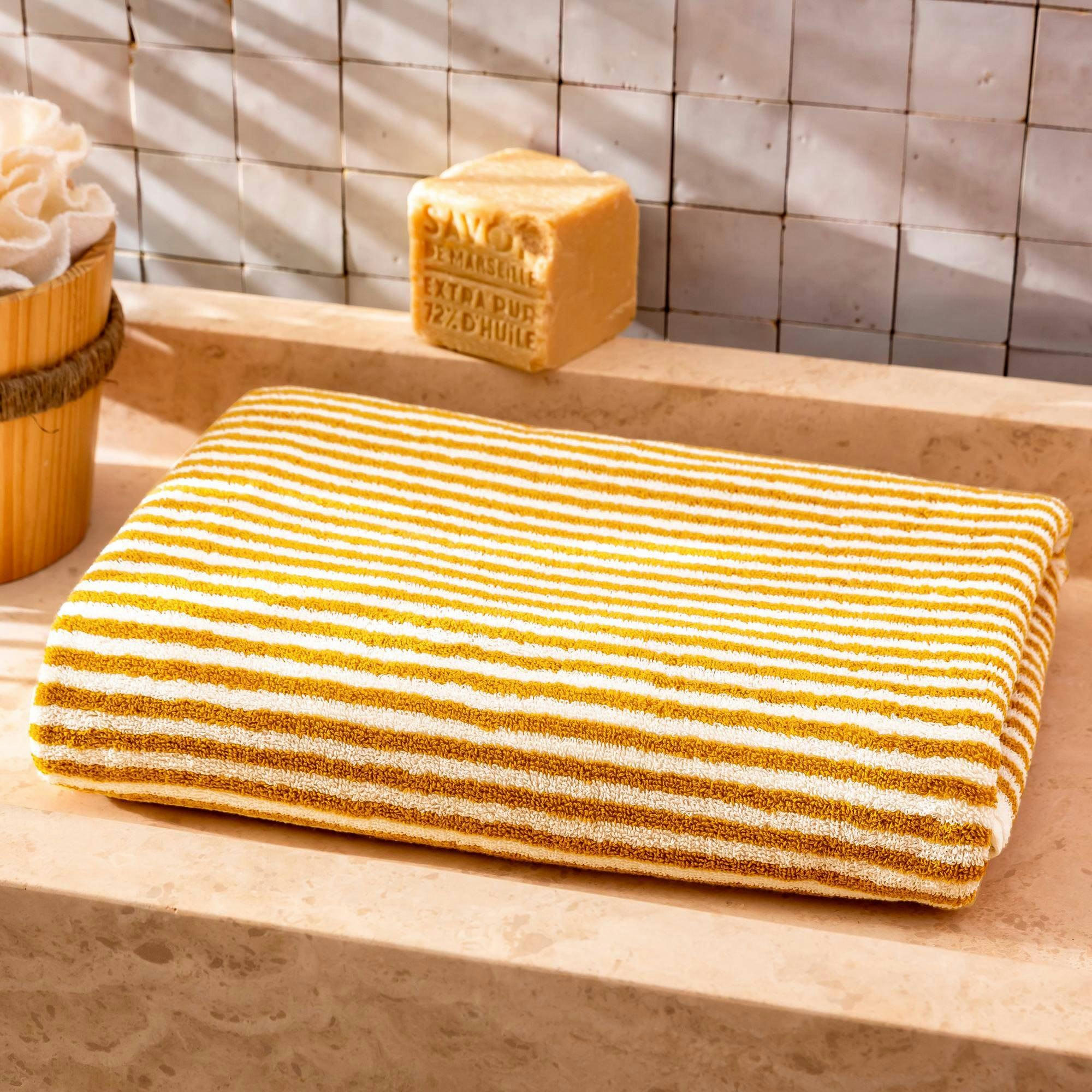 CHARLIE - Drap de bain 100x150 jaune ocre en coton 450 g/m²