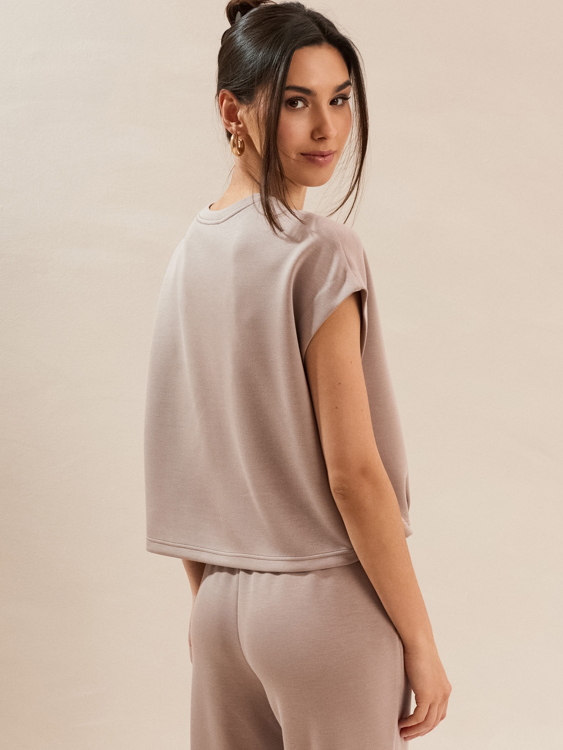 Bluza bez rękawów soft touch z dodatkiem wiskozy
