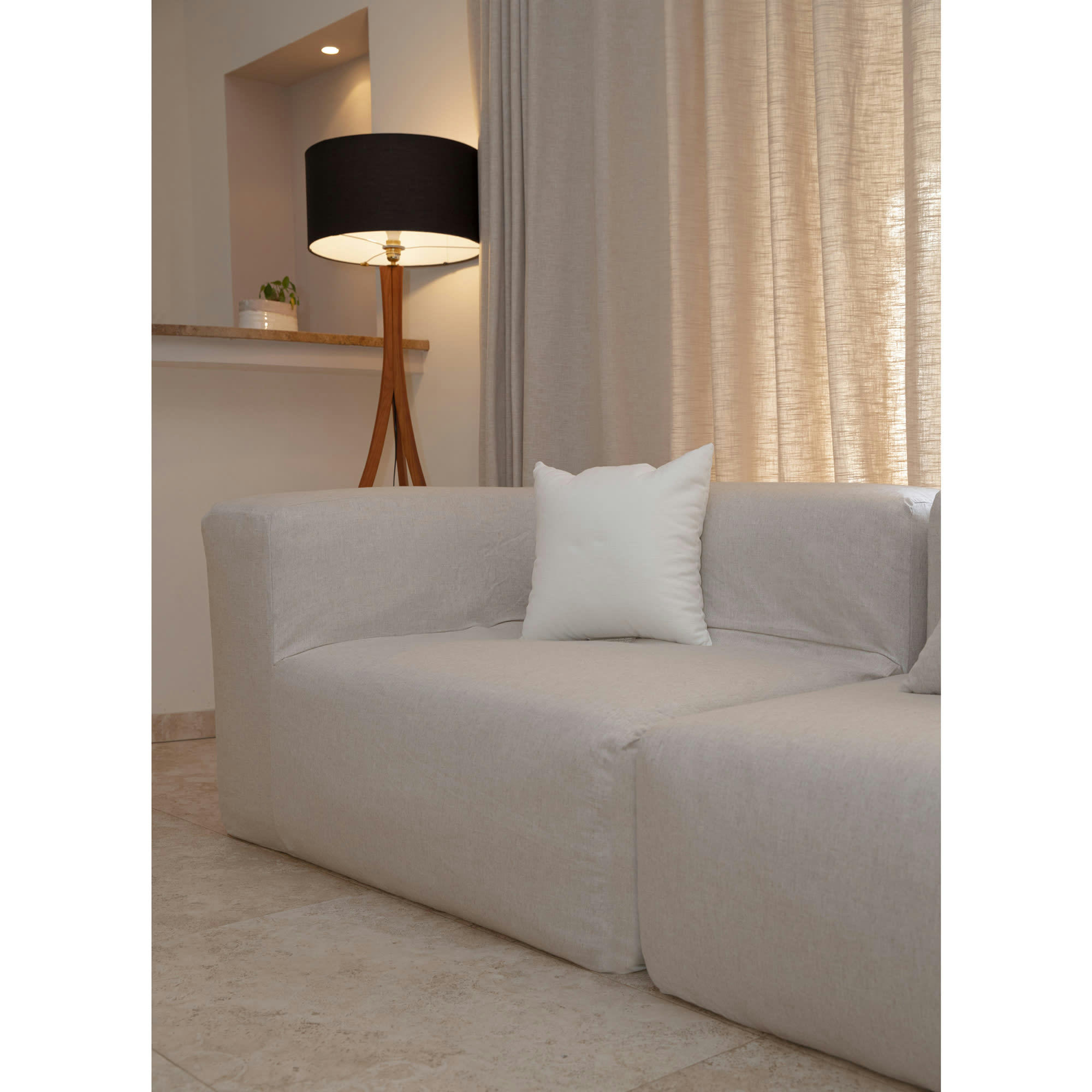 - Coussin en coton lavé blanc