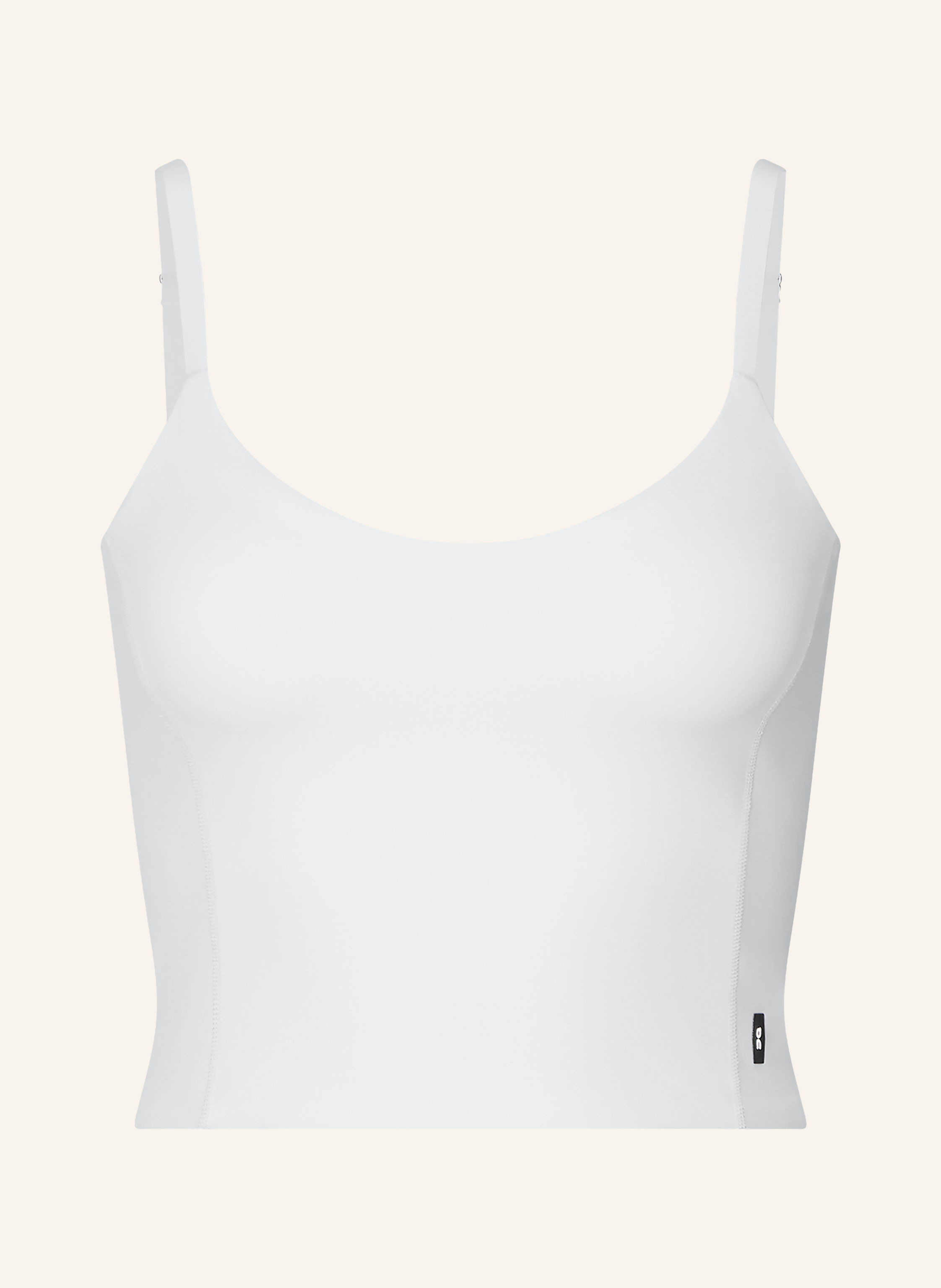 On Cropped-Top STUDIO
