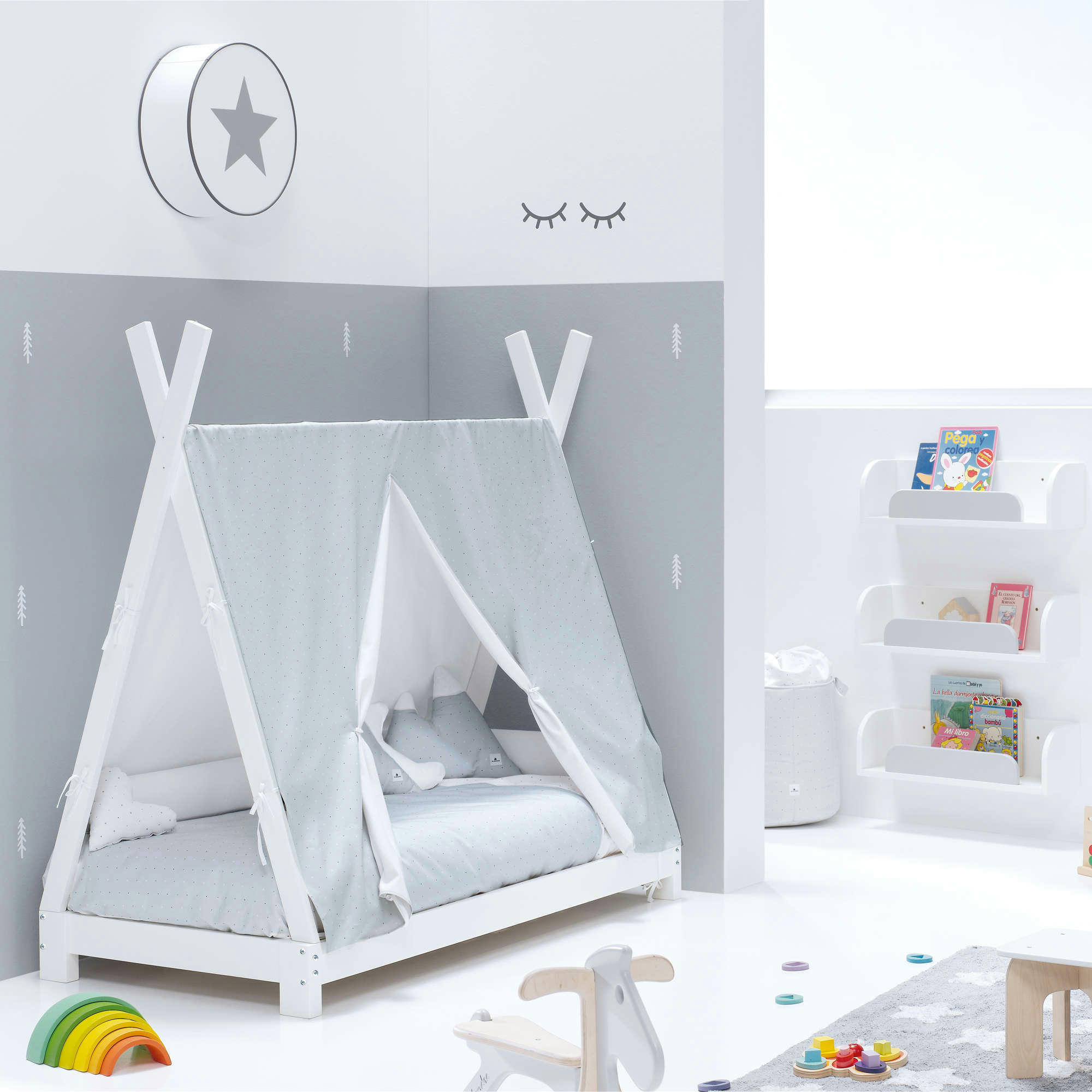 INDY - Lit Montessori pour bébé 70x140 cm avec textile en gris clair