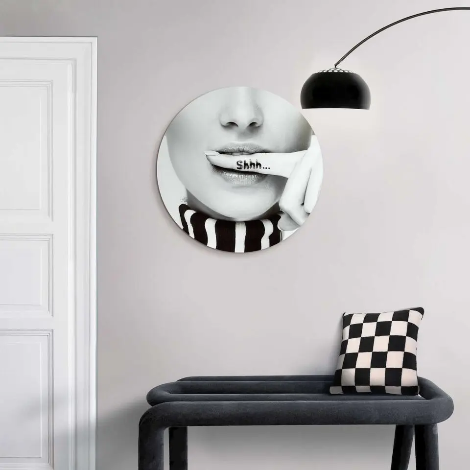 Glasschilderij Shhh.. - &Oslash; 50 - Zwart-Wit