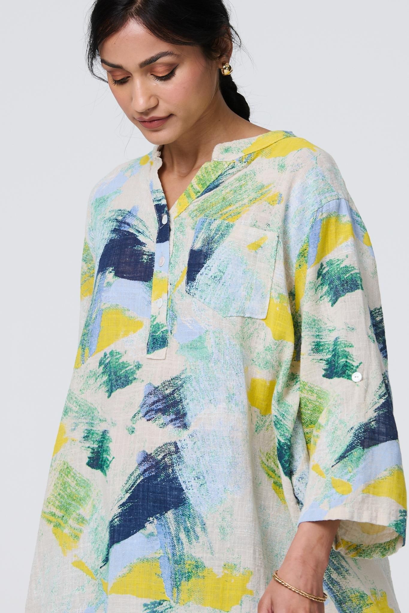 Izabel London Brushstroke Print Relaxed 3/4 Sleeve Blouse