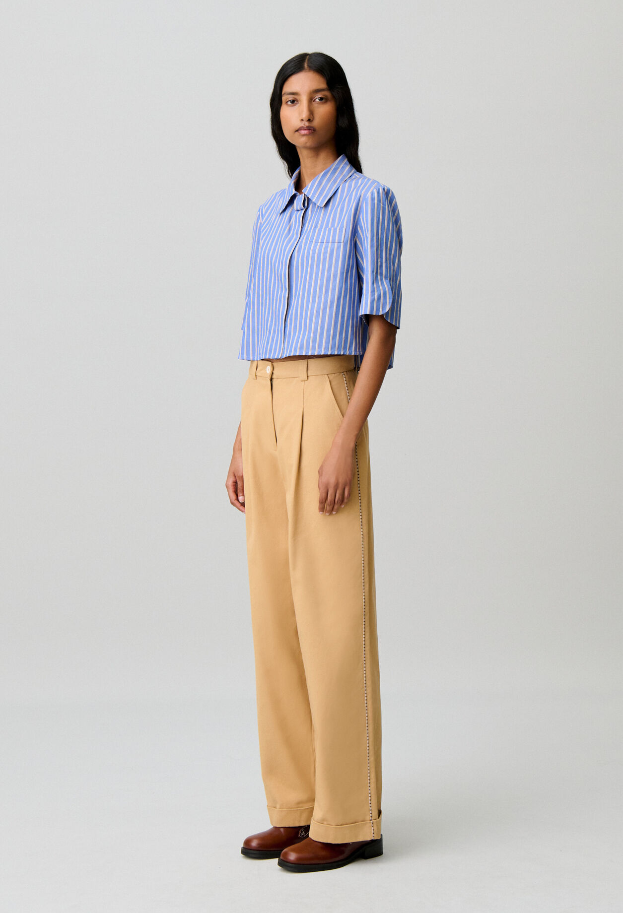 Pantalon droit à plis