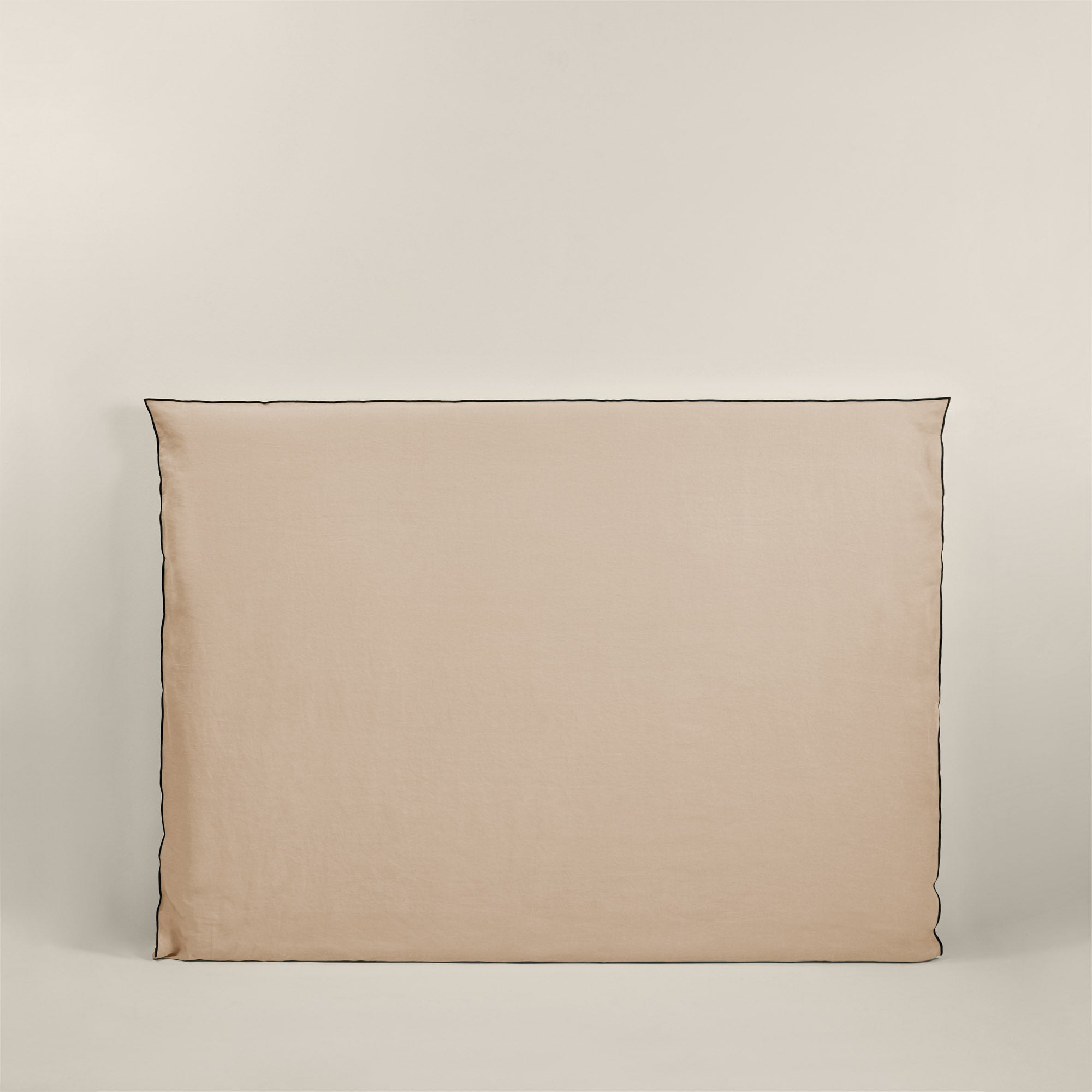 Madura Hoes voor hoofdbord Carlina zandhommel en zwarte hommel 170x134 cm