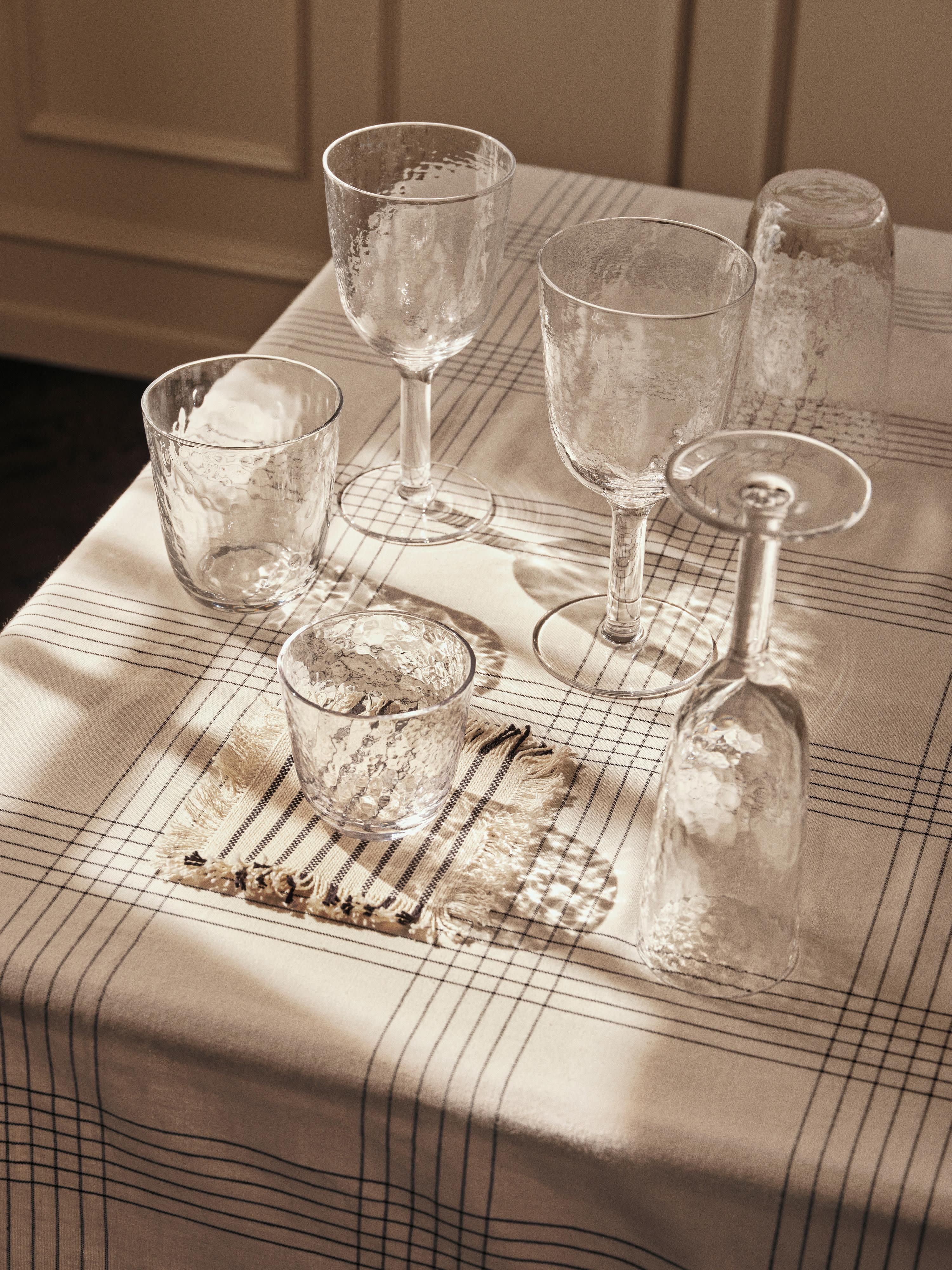 Mundgeblasene Trinkgläser Hammered, 4er-Set