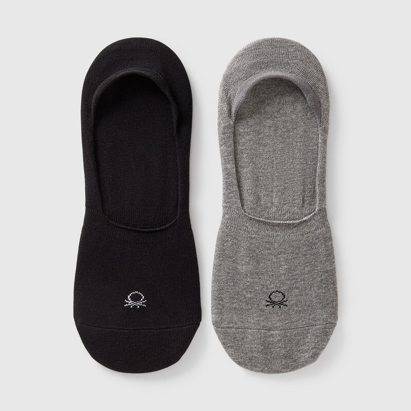 Two pairs of solid color ankle socks