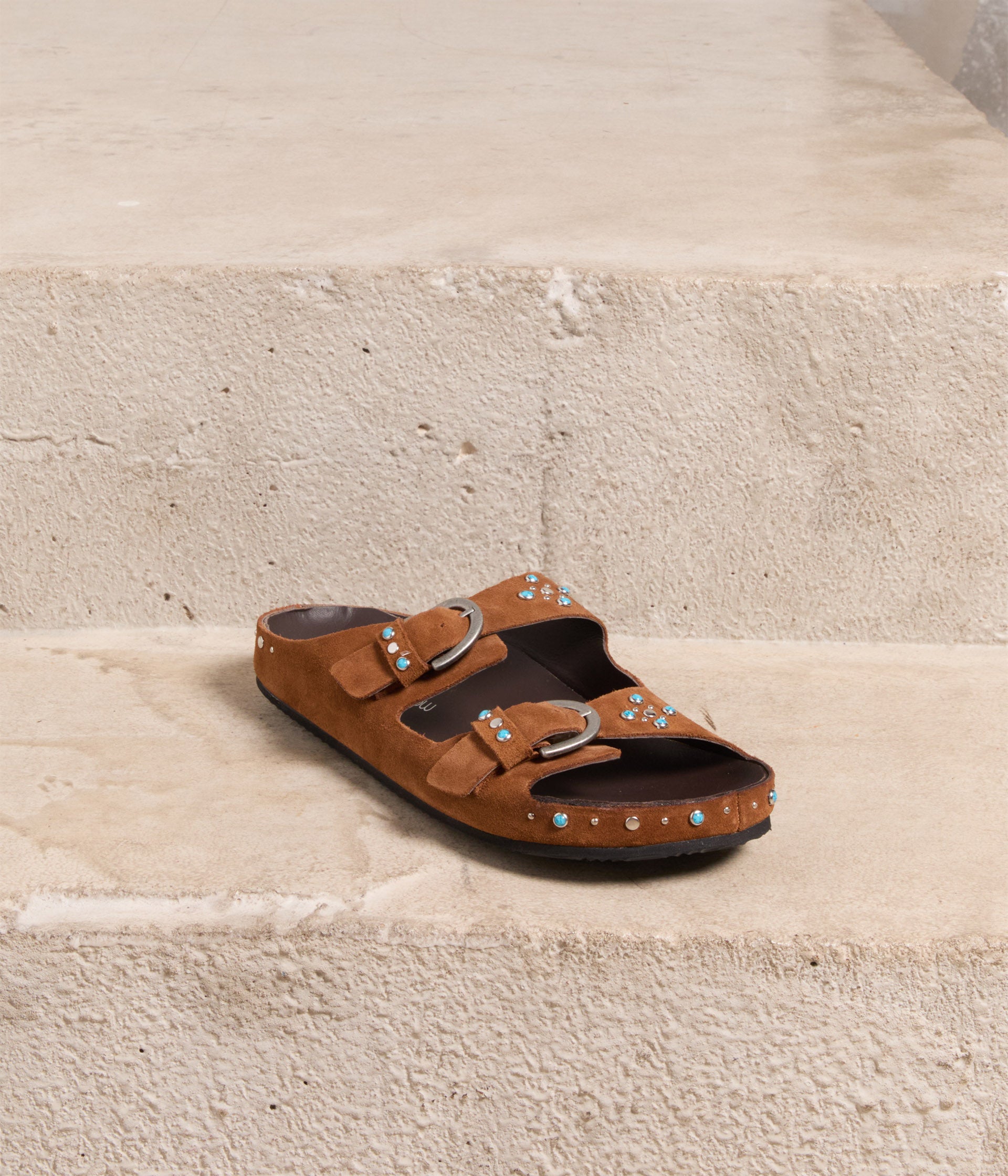 Mules marron cloutées Mambo