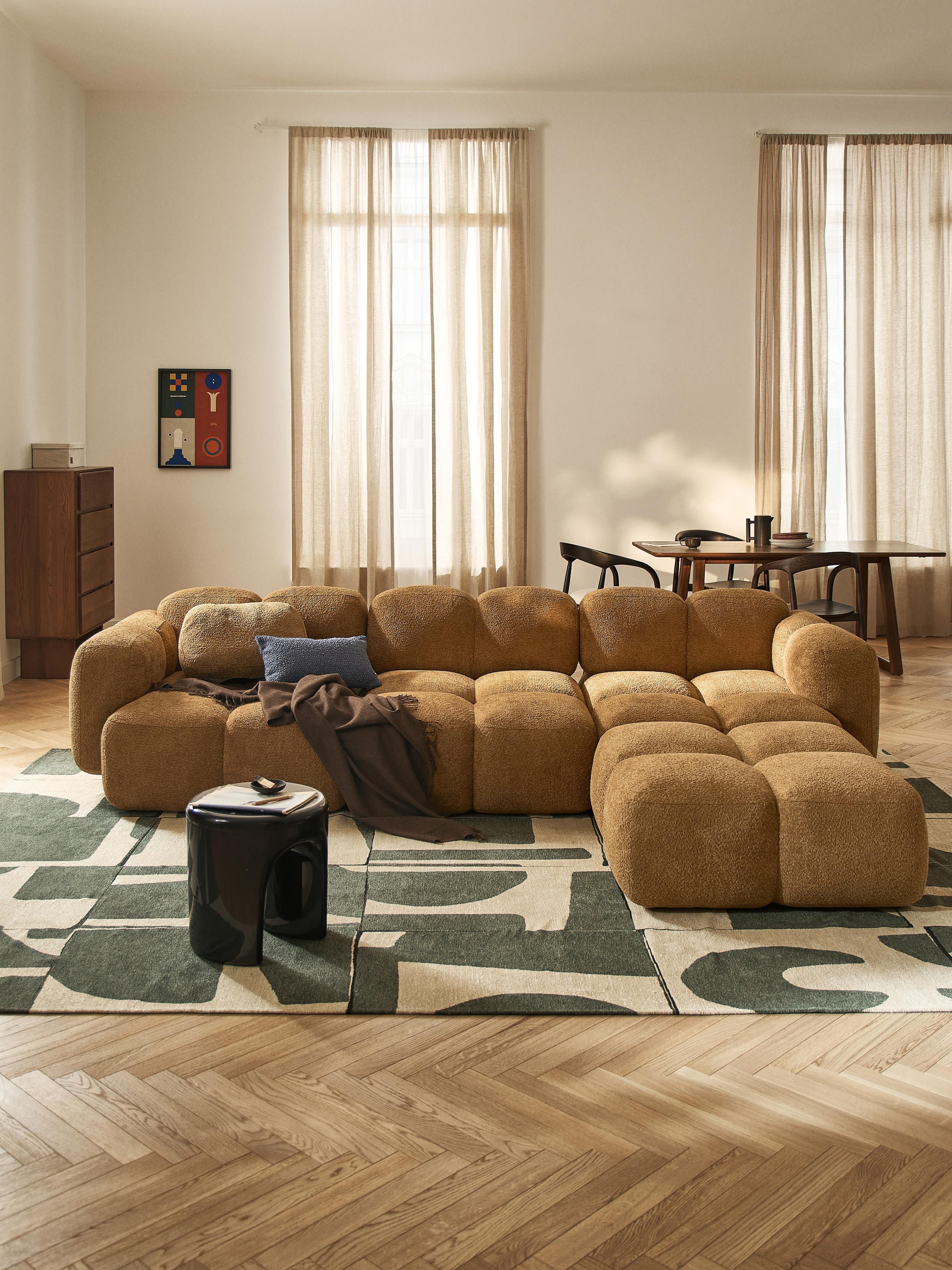 Modulares Sofa Tayla (4-Sitzer) aus Teddy-Bouclé mit Hocker (links/rechts)