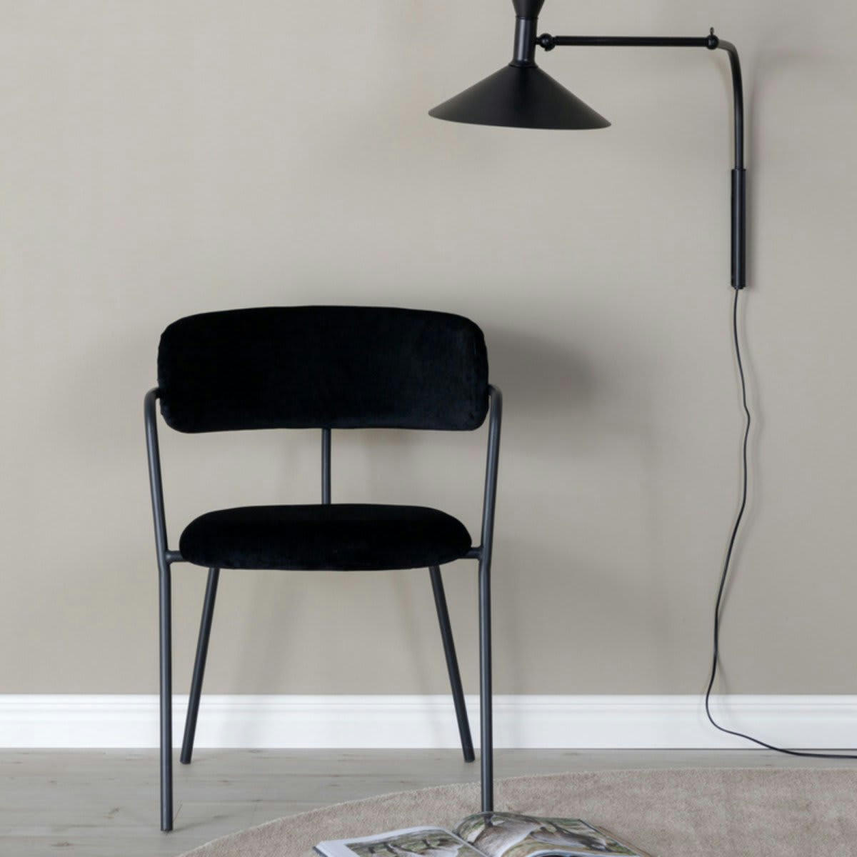 RUSSEL - Lot de 2 chaises contemporaines en velours noir