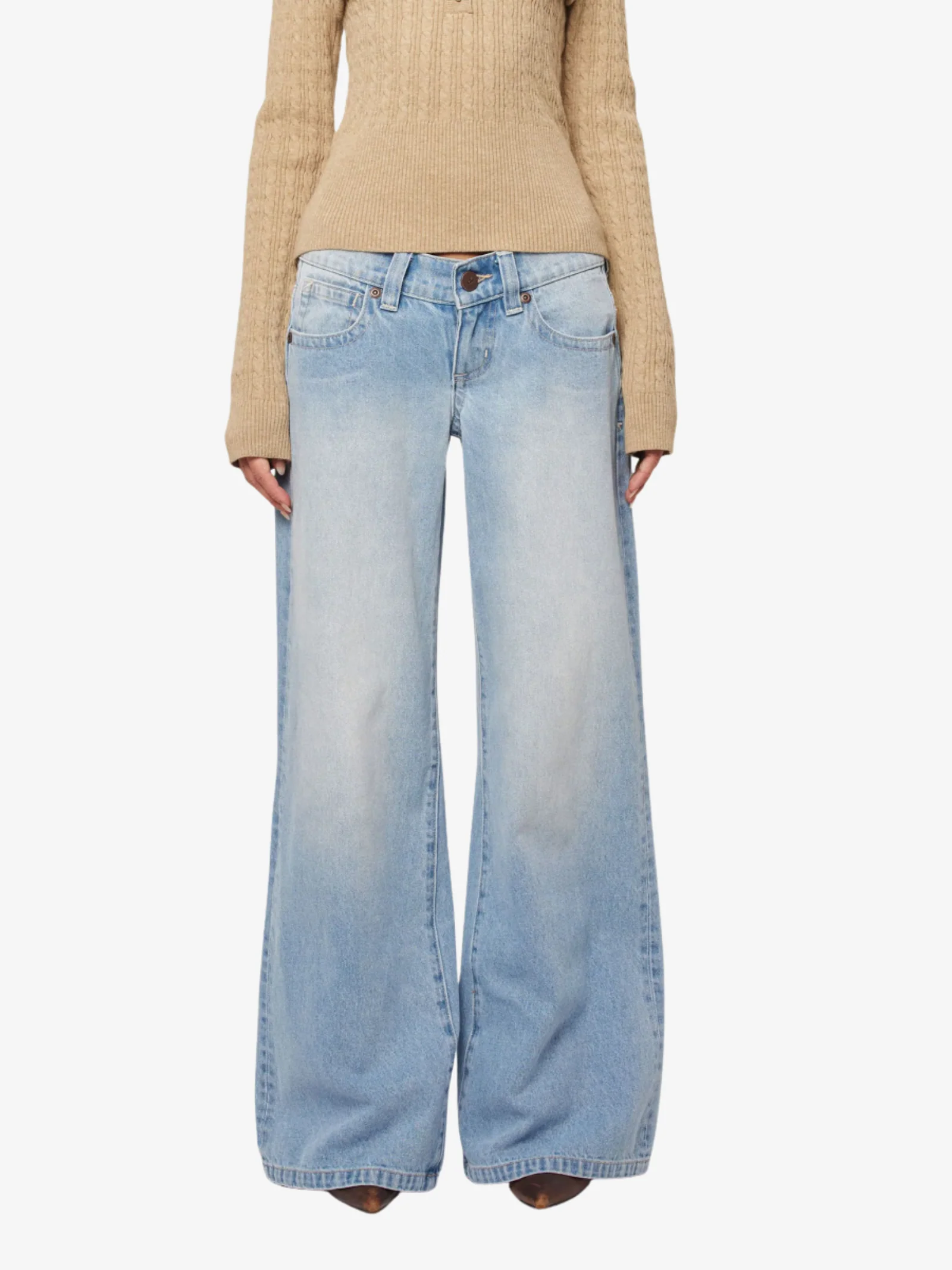 00 Wide Kaia Worn
